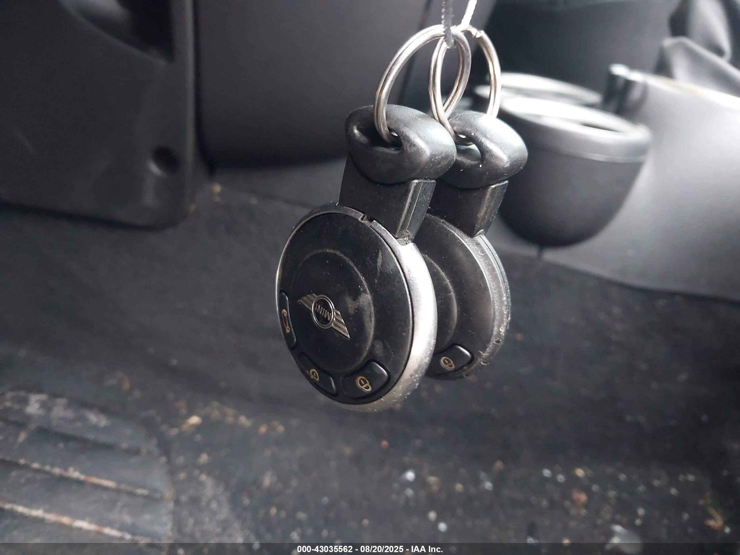2010 Mini Cooper S Clubman   Коричневый vin: WMWMM3C50ATP94672