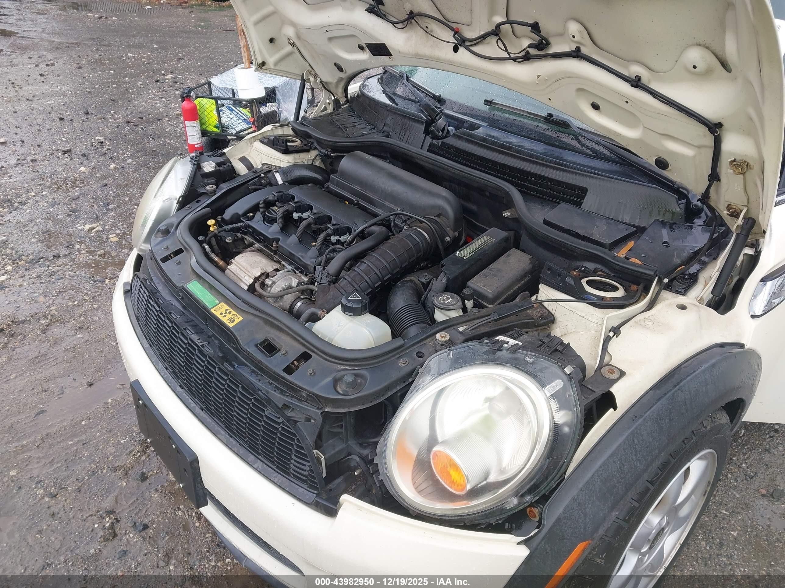 2010 Mini Cooper S Clubman   White vin: WMWMM3C50ATZ33179