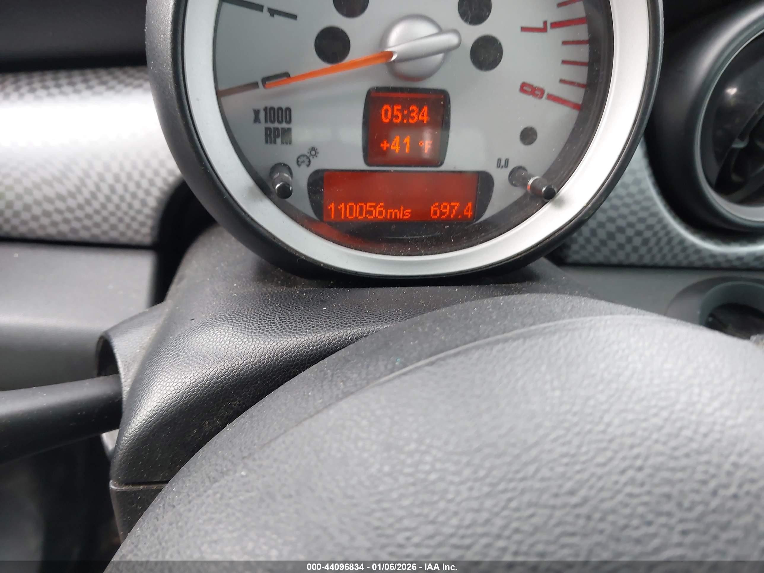 2010 Mini Cooper S Clubman   Red vin: WMWMM3C51ATP75399