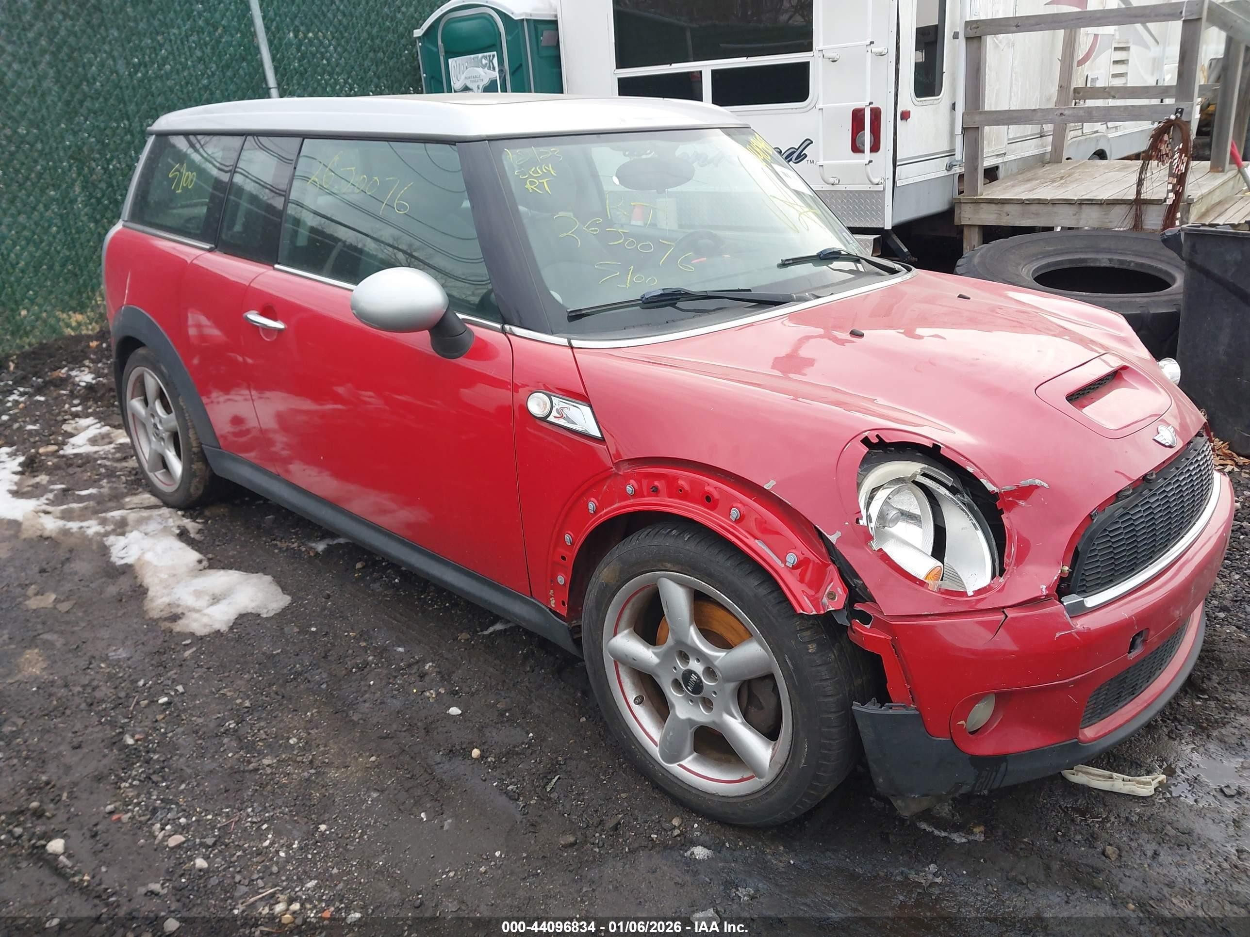 2010 Mini Cooper S Clubman   Red vin: WMWMM3C51ATP75399