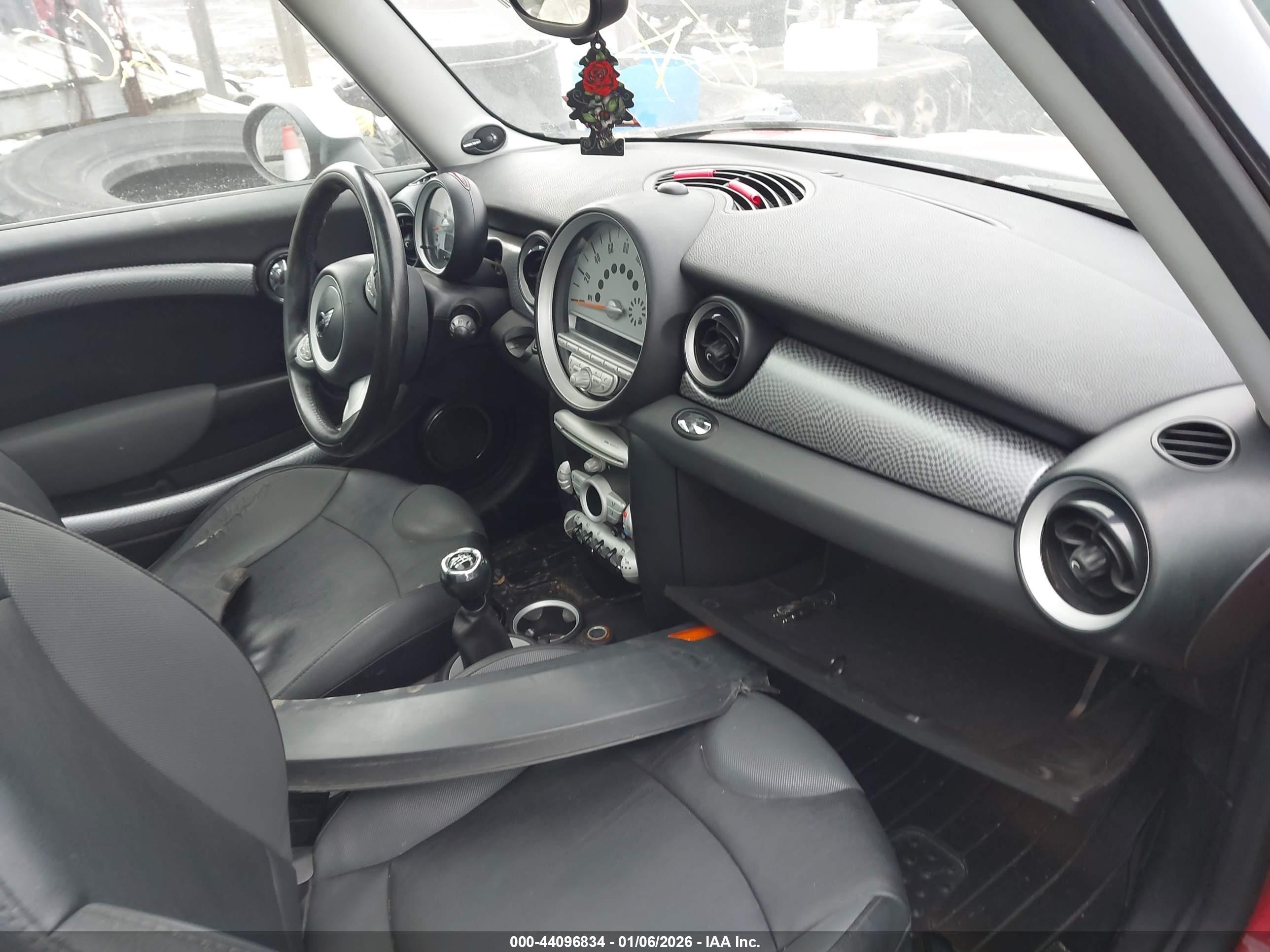 2010 Mini Cooper S Clubman   Red vin: WMWMM3C51ATP75399