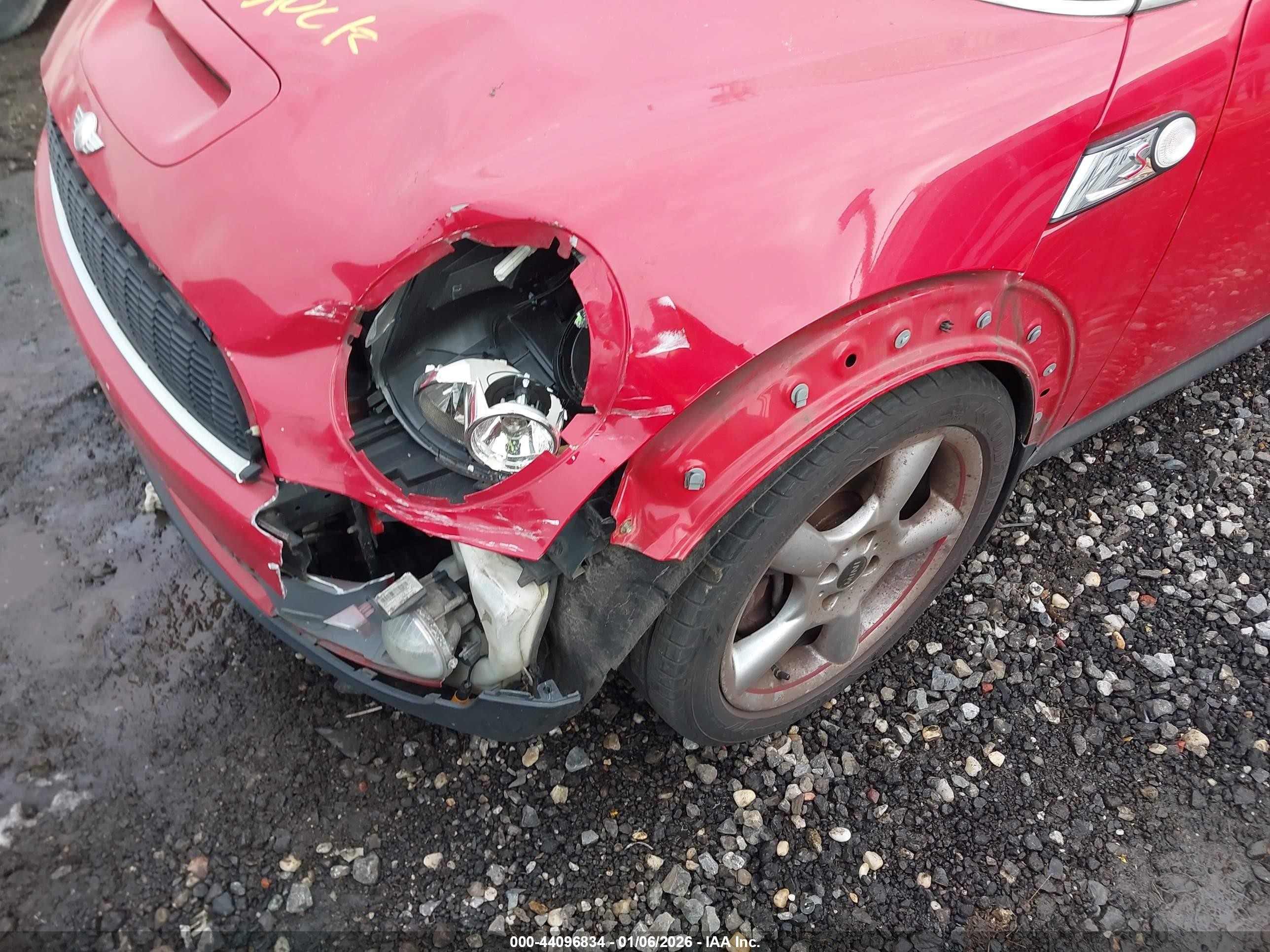 2010 Mini Cooper S Clubman   Red vin: WMWMM3C51ATP75399