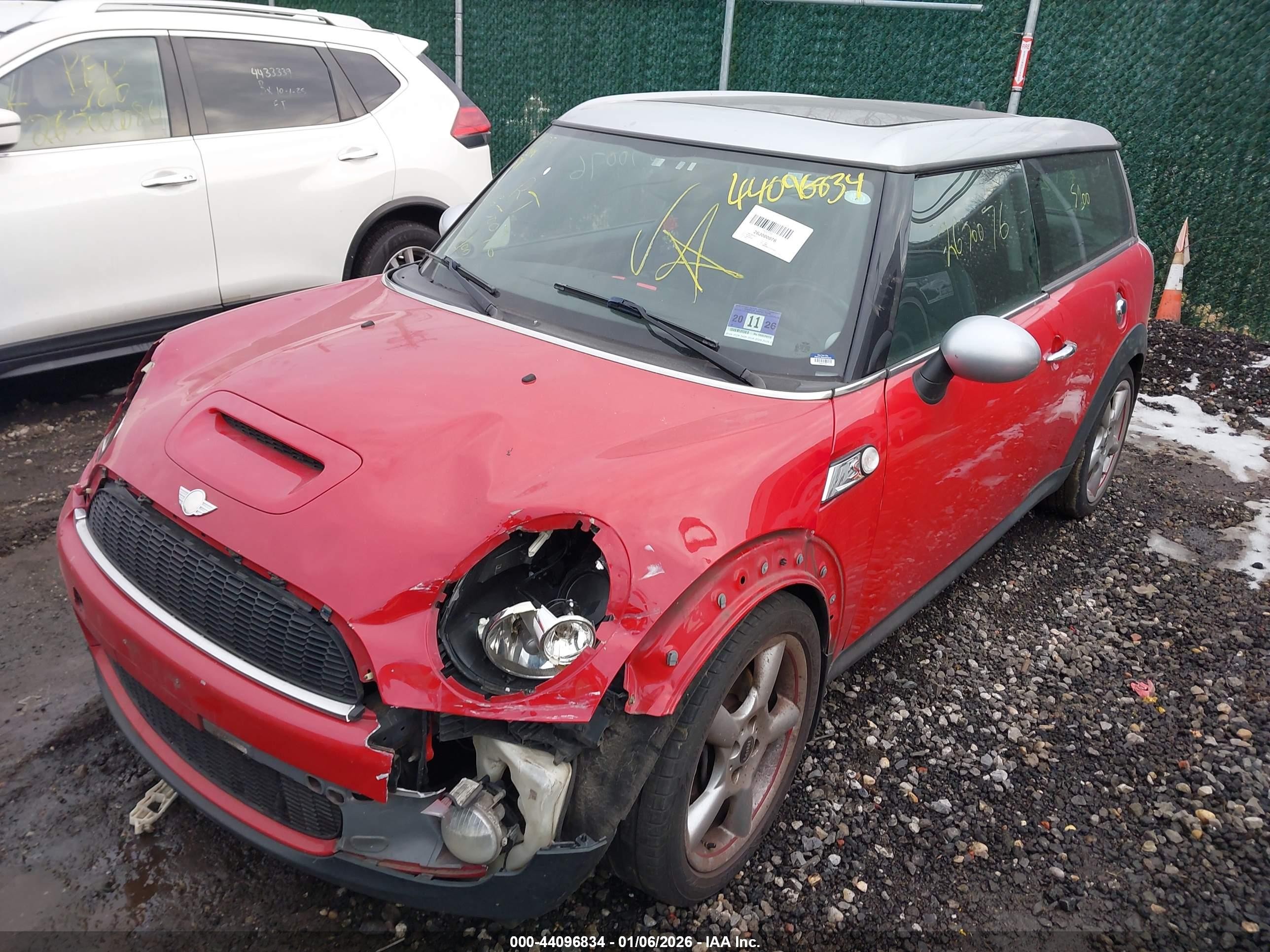 2010 Mini Cooper S Clubman   Red vin: WMWMM3C51ATP75399