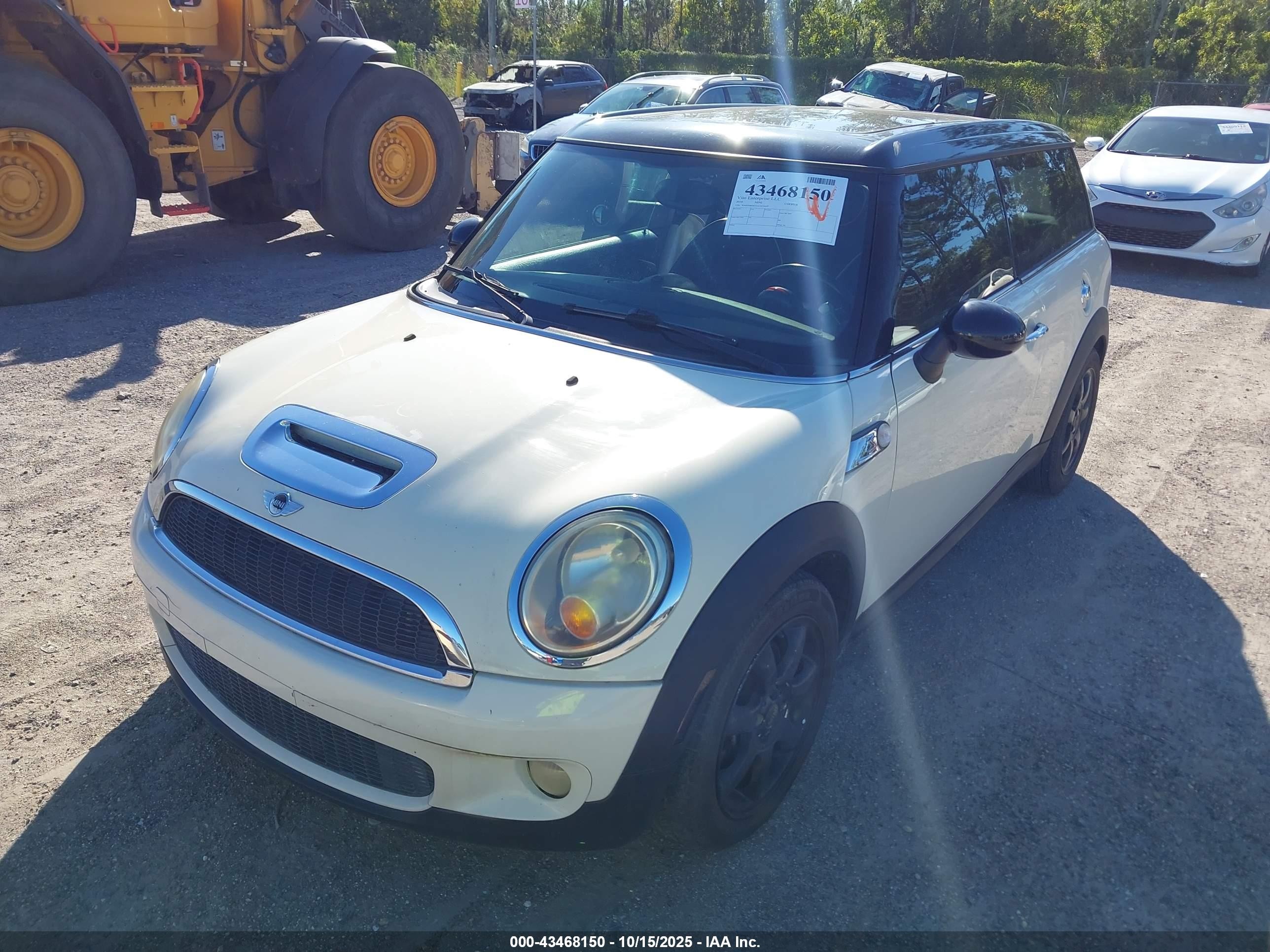 2010 Mini Cooper S Clubman   Cream vin: WMWMM3C51ATZ32610