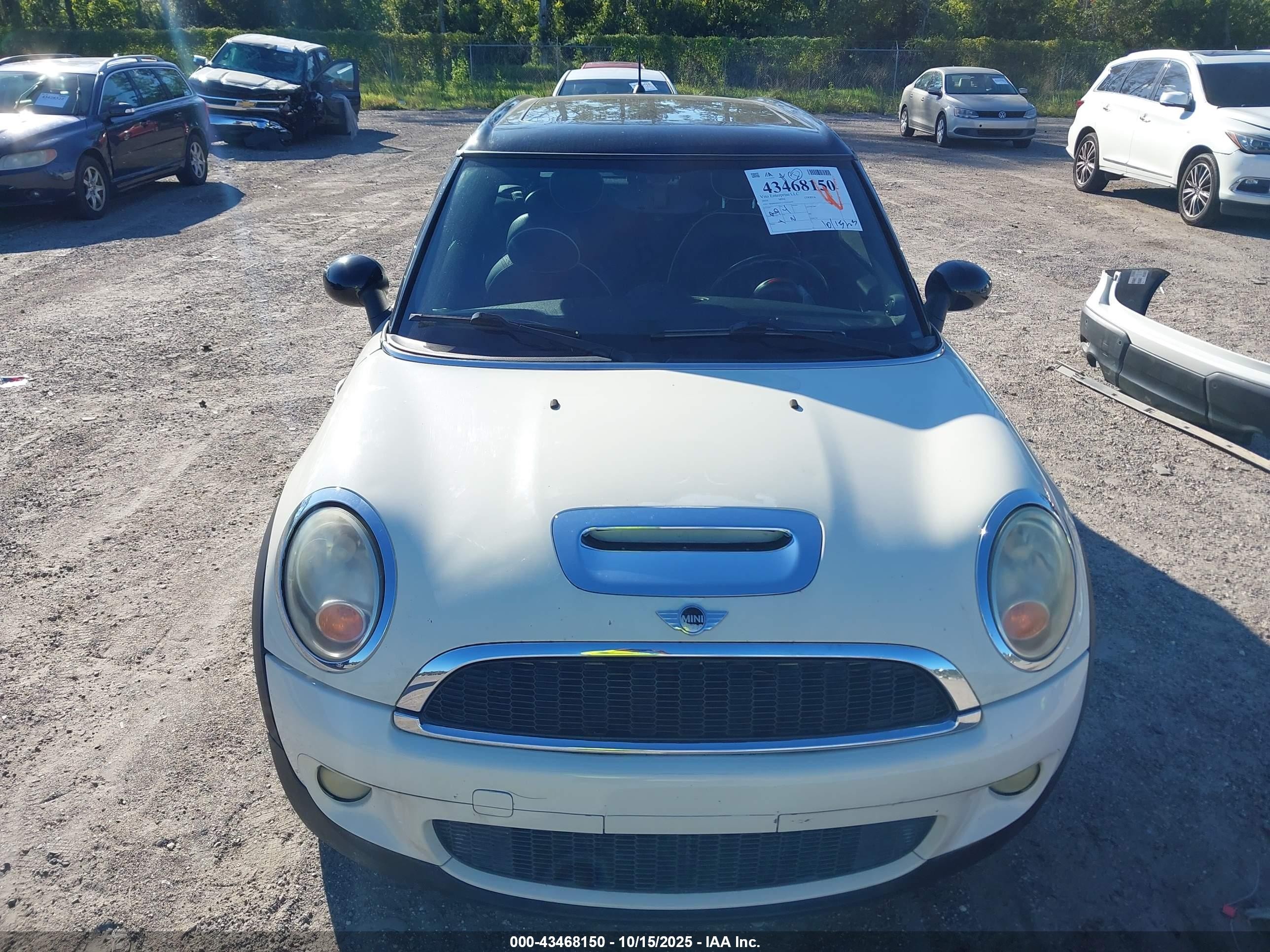 2010 Mini Cooper S Clubman   Cream vin: WMWMM3C51ATZ32610