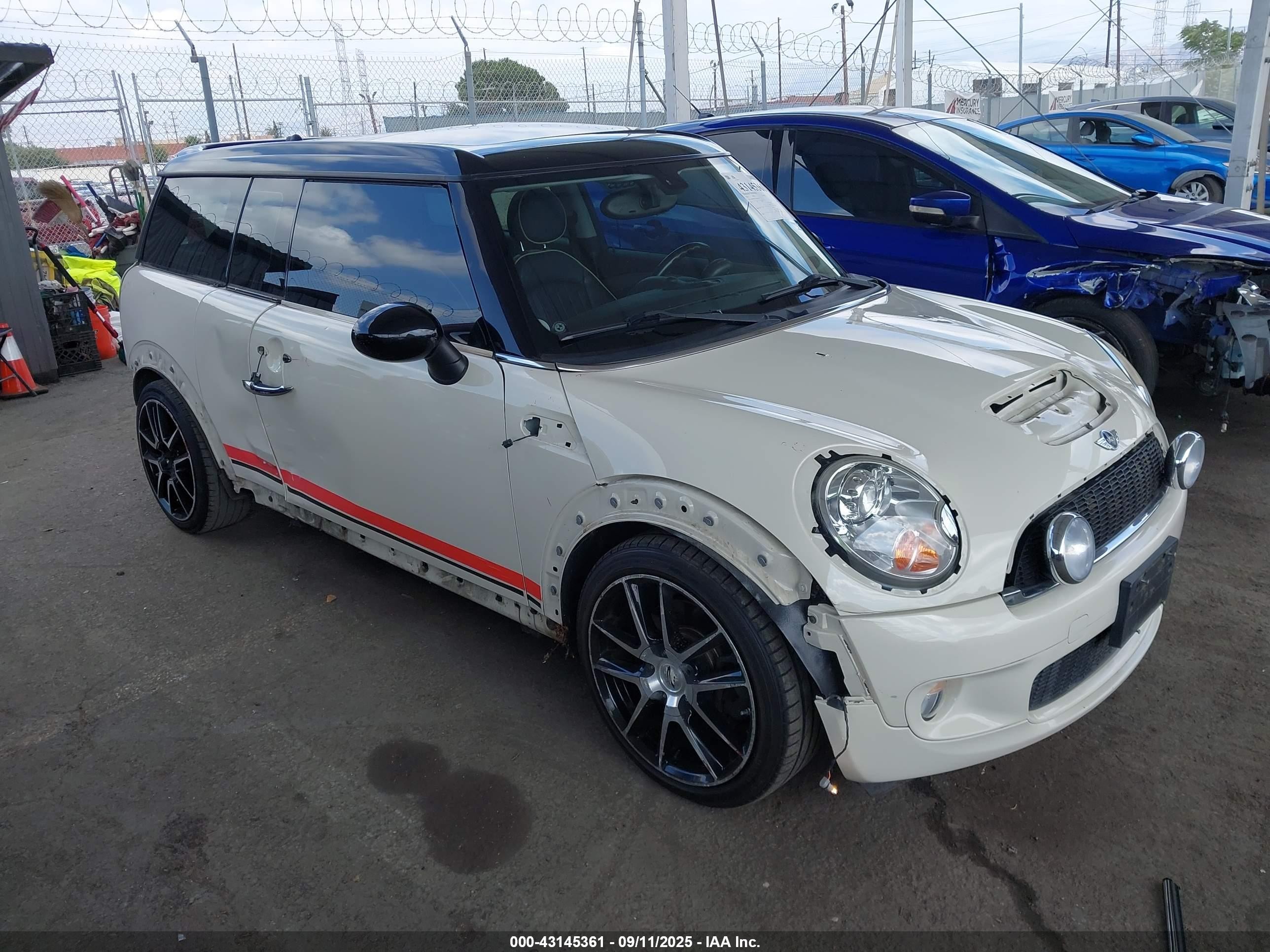 2010 Mini Cooper S Clubman   White vin: WMWMM3C52ATP94169