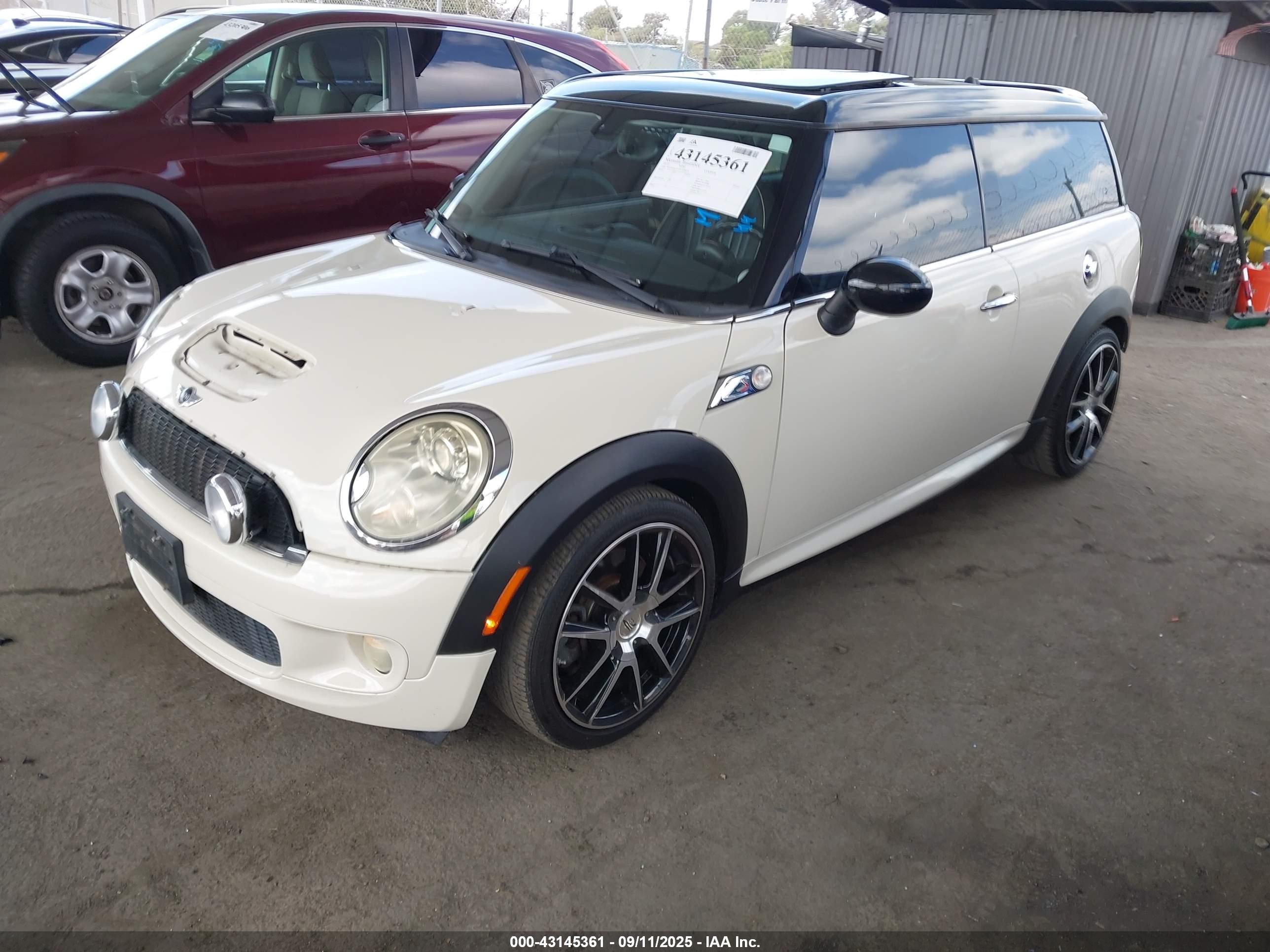 2010 Mini Cooper S Clubman   White vin: WMWMM3C52ATP94169