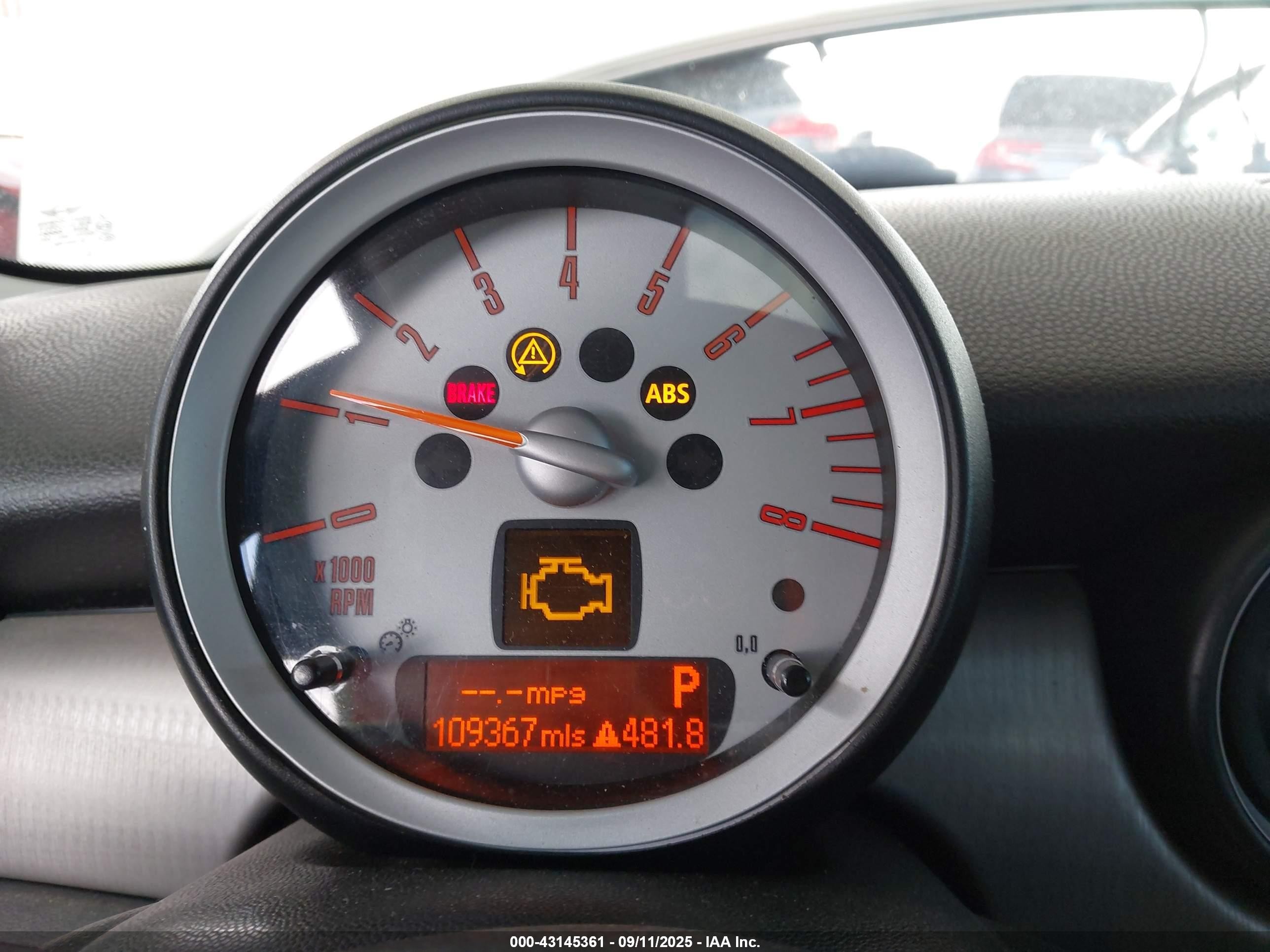 2010 Mini Cooper S Clubman   White vin: WMWMM3C52ATP94169