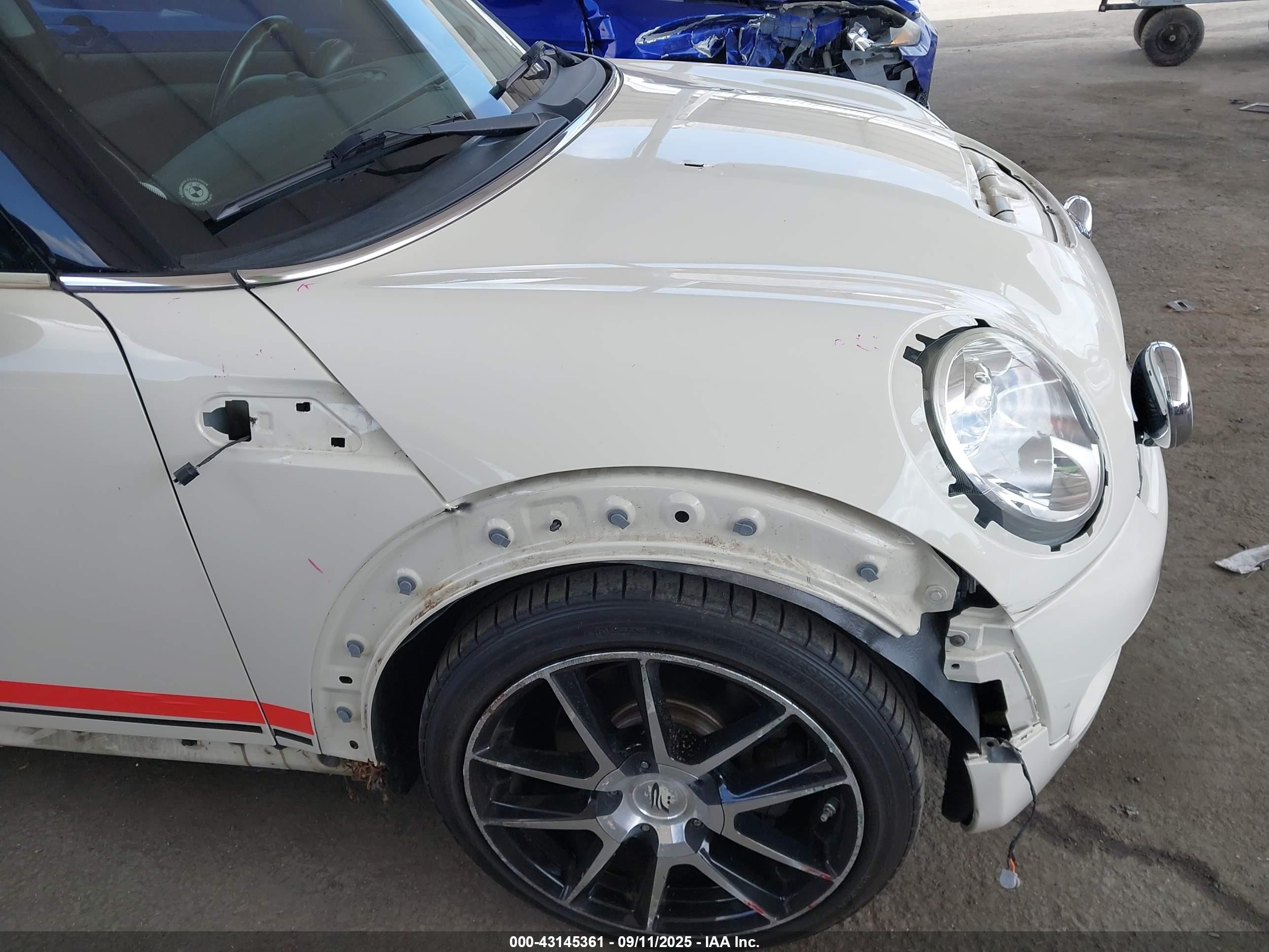2010 Mini Cooper S Clubman   White vin: WMWMM3C52ATP94169