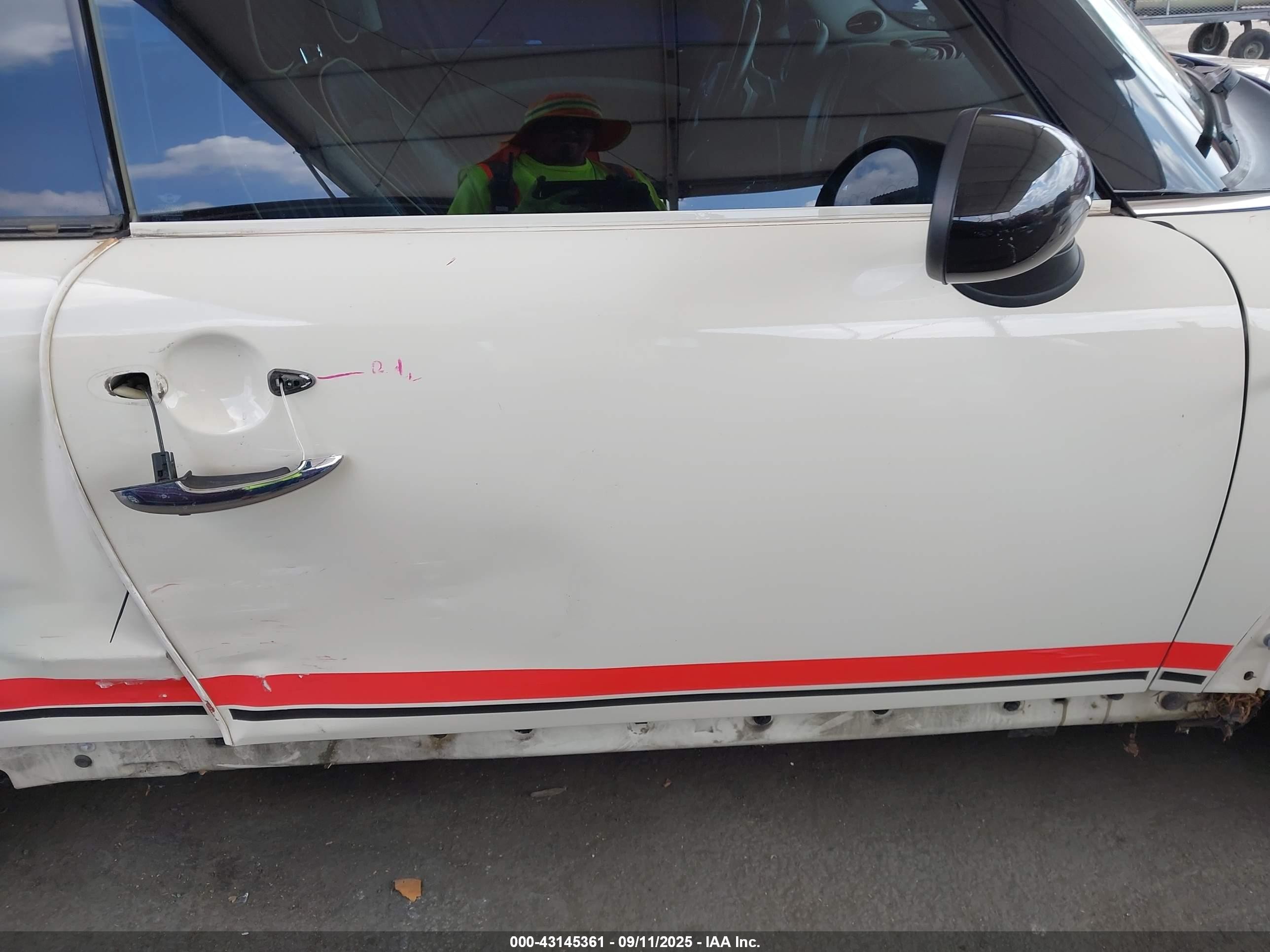 2010 Mini Cooper S Clubman   White vin: WMWMM3C52ATP94169