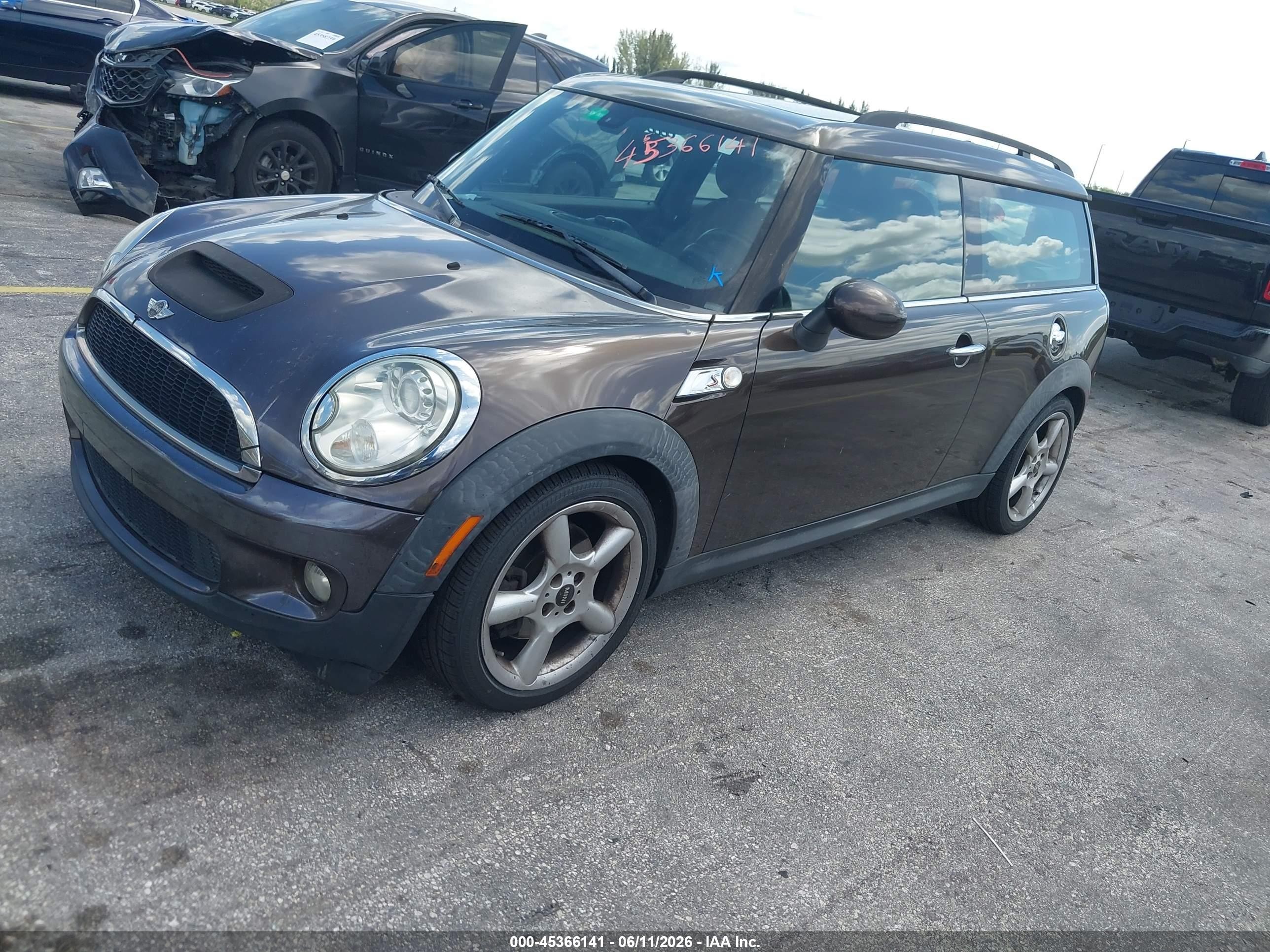 2010 Mini Cooper S Clubman   Brown vin: WMWMM3C52ATZ33216