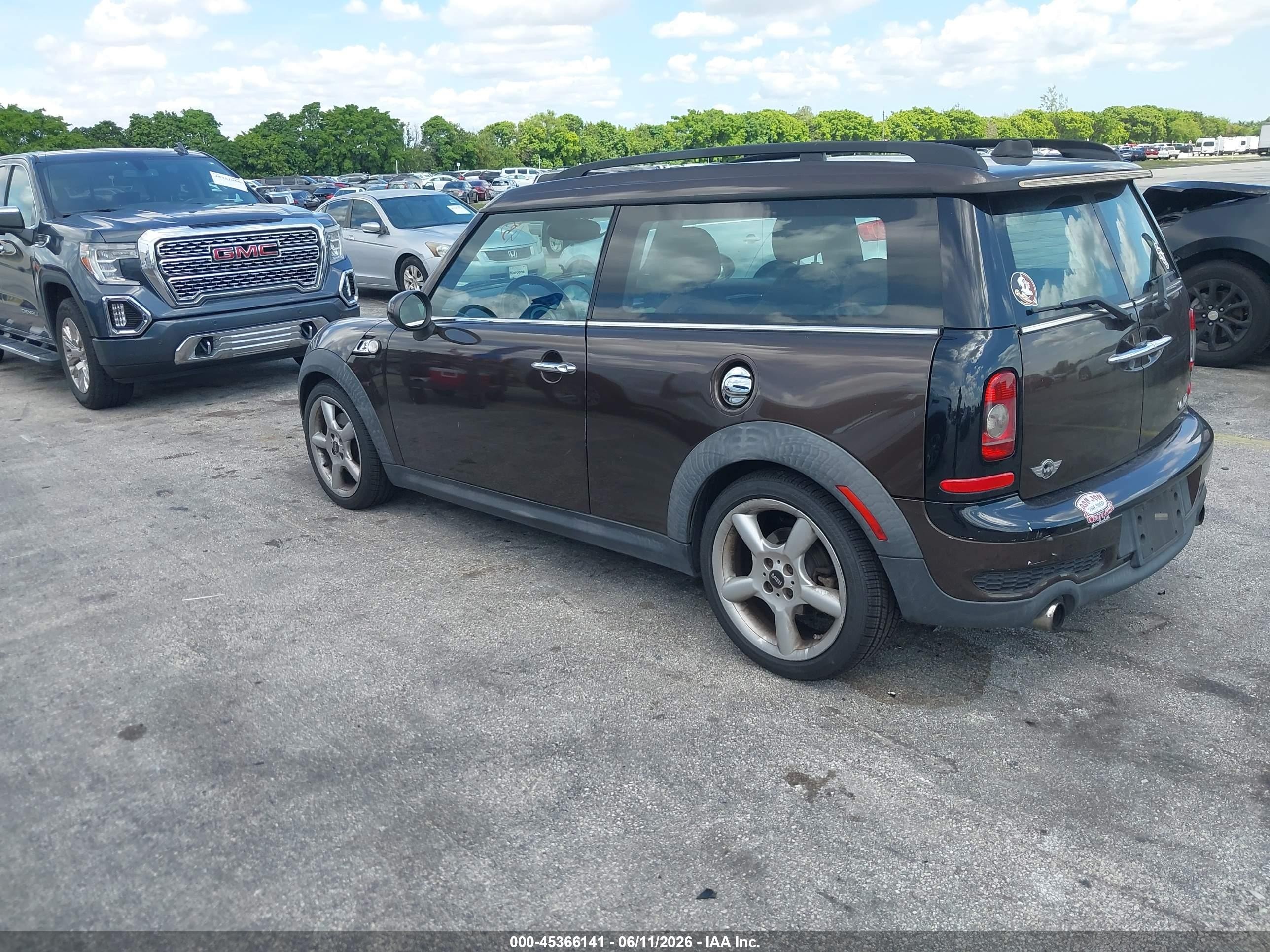 2010 Mini Cooper S Clubman   Brown vin: WMWMM3C52ATZ33216