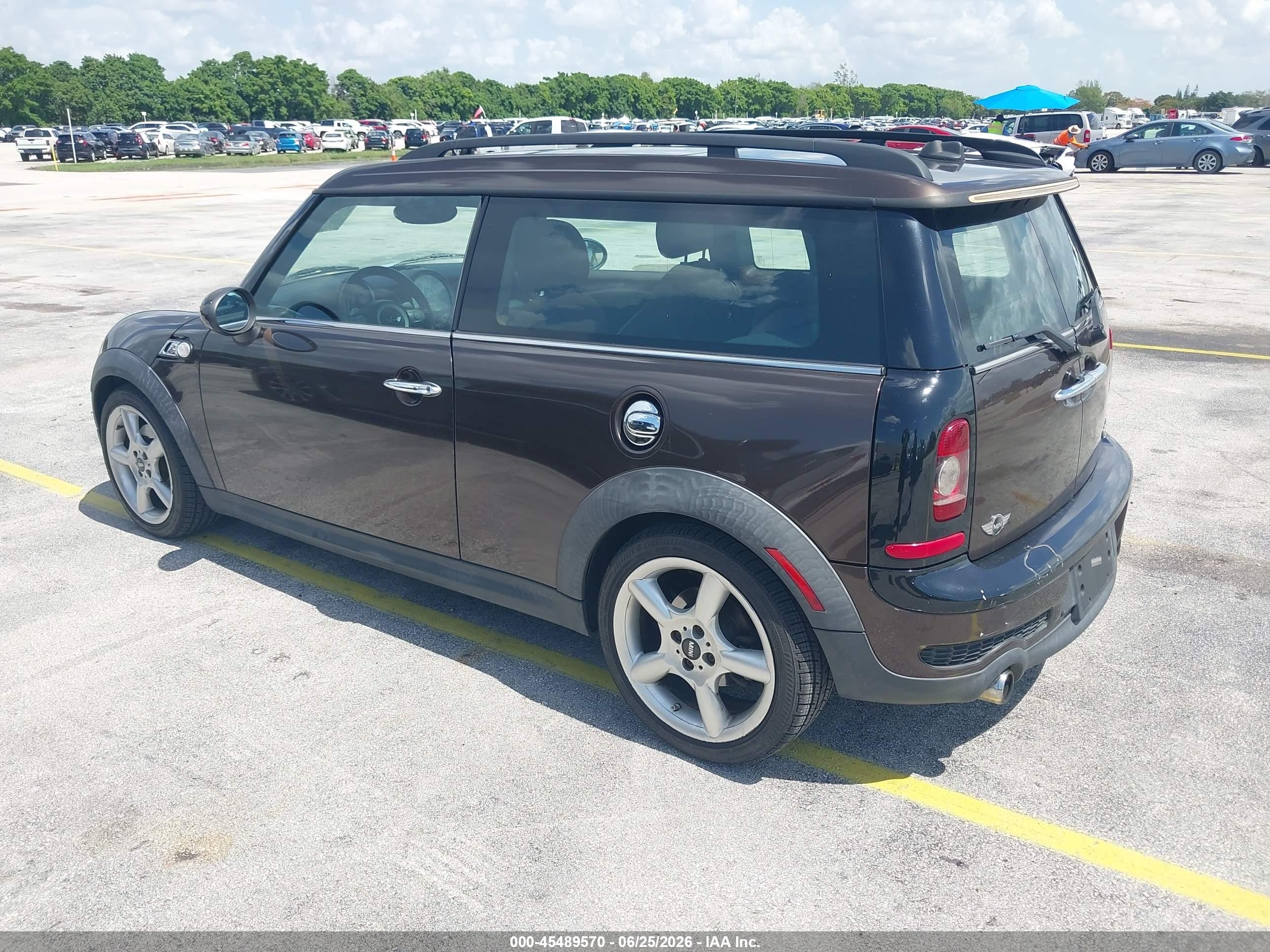 2010 Mini Cooper S Clubman   Коричневый vin: WMWMM3C52ATZ33216