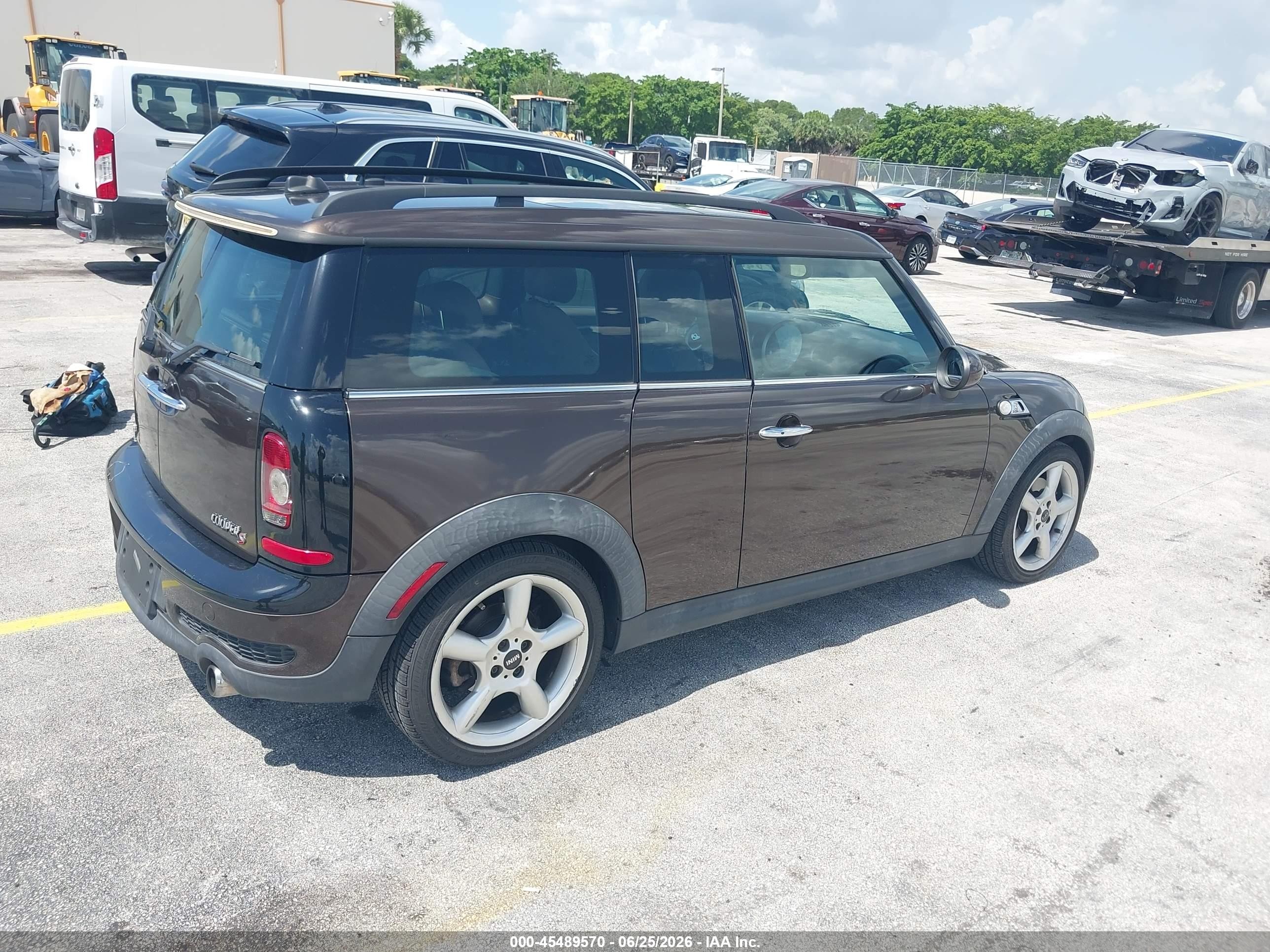 2010 Mini Cooper S Clubman   Коричневый vin: WMWMM3C52ATZ33216