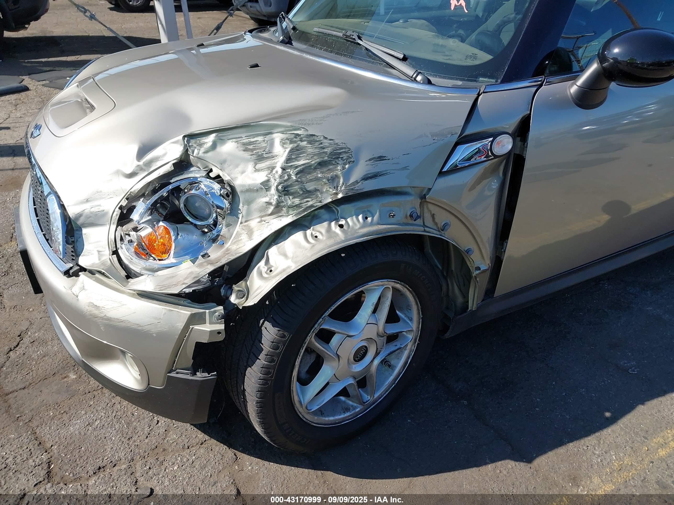 2010 Mini Cooper S Clubman   Champagne vin: WMWMM3C53ATP93774
