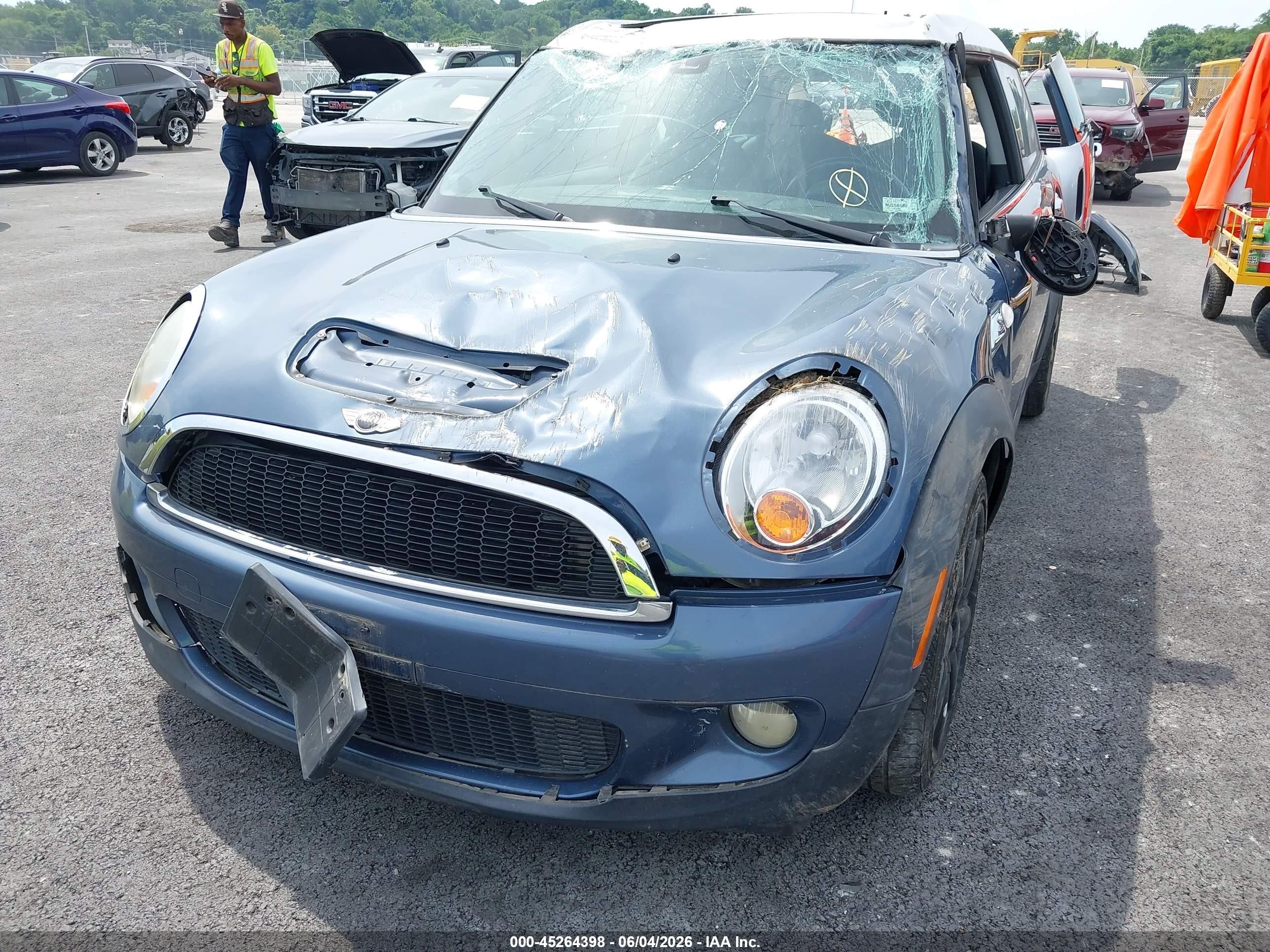 2010 Mini Cooper S Clubman   Blue vin: WMWMM3C53ATZ33497