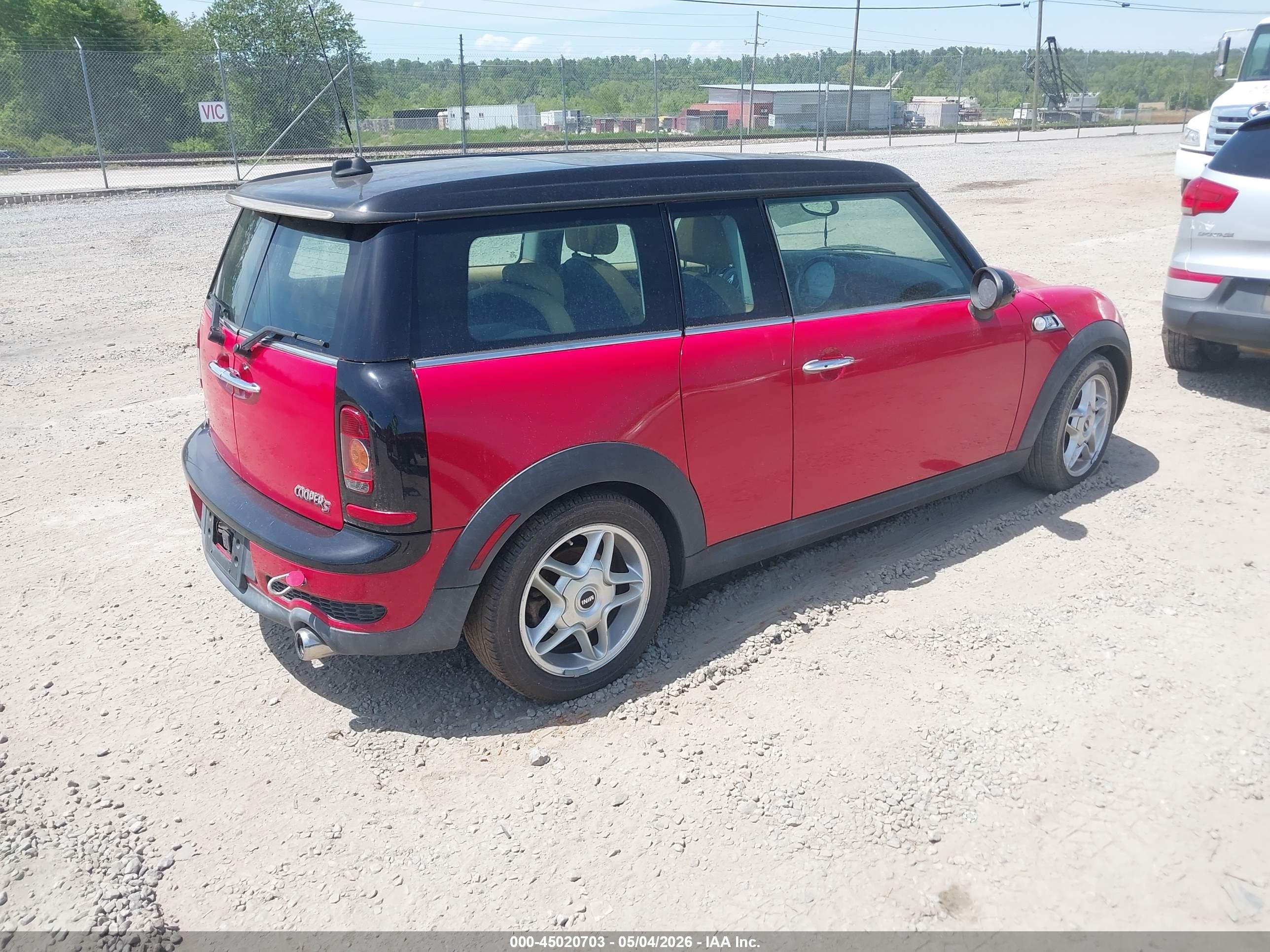 2010 Mini Cooper S Clubman   Red vin: WMWMM3C54ATP94092