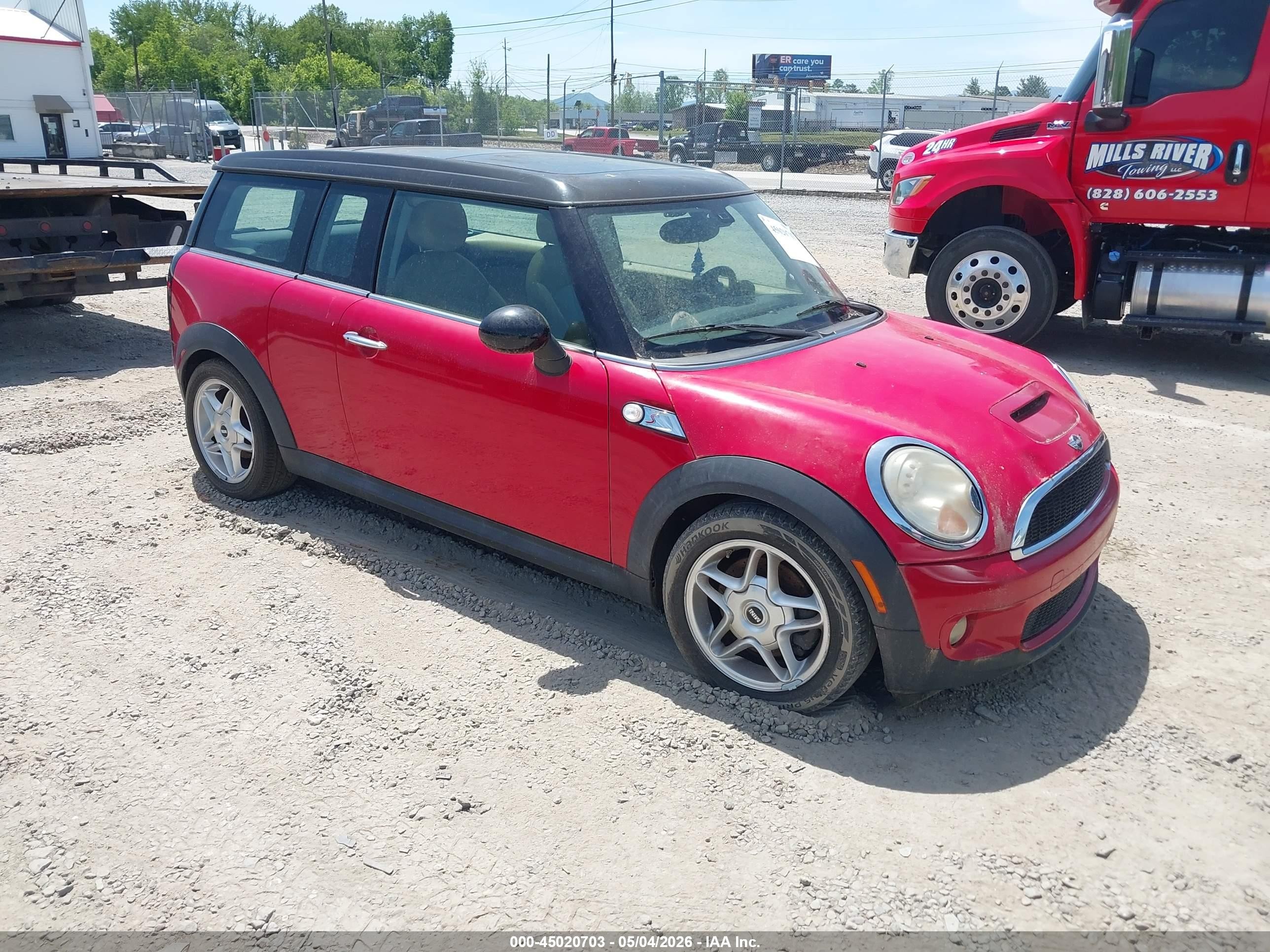 2010 Mini Cooper S Clubman   Red vin: WMWMM3C54ATP94092