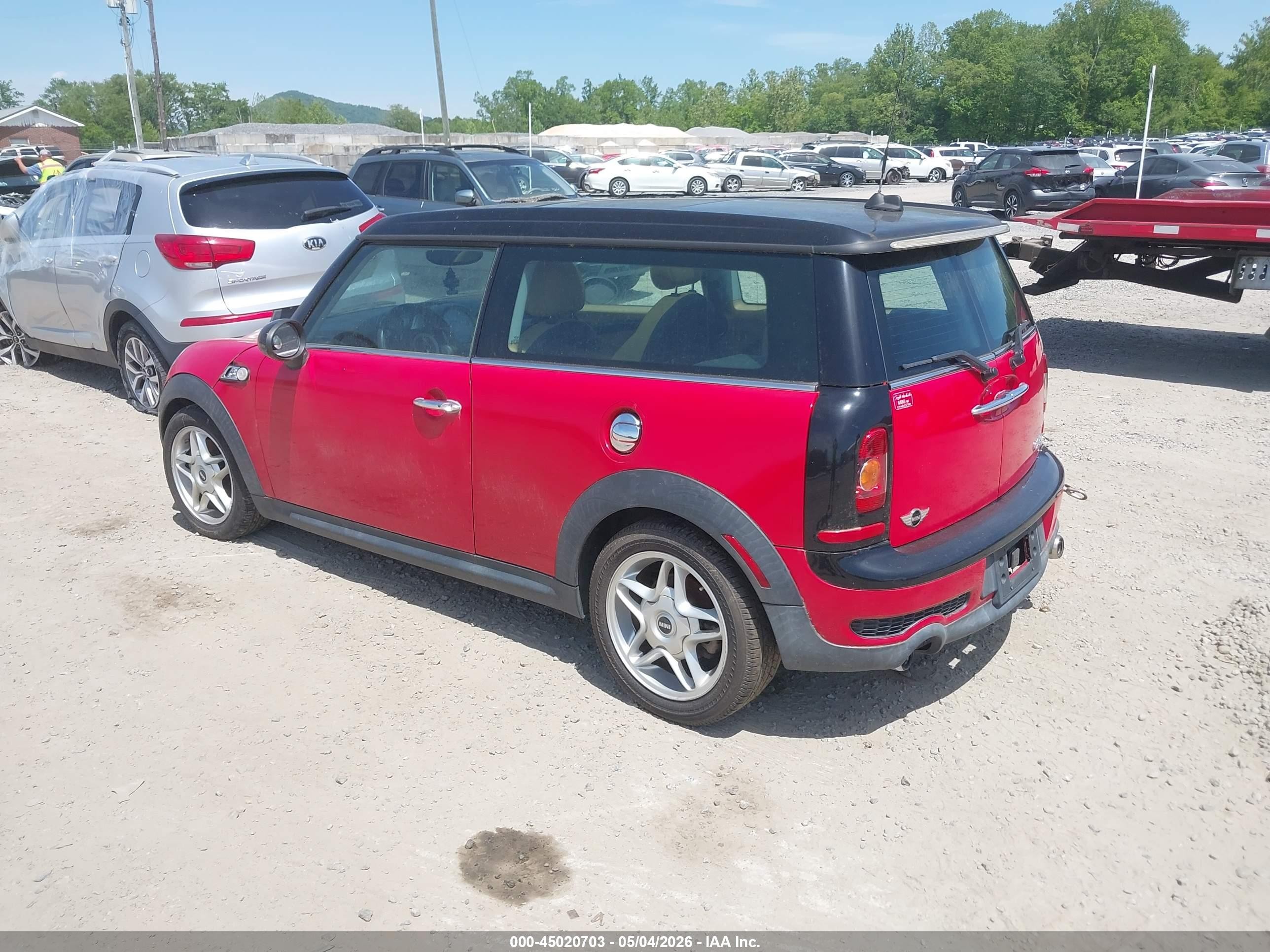 2010 Mini Cooper S Clubman   Red vin: WMWMM3C54ATP94092