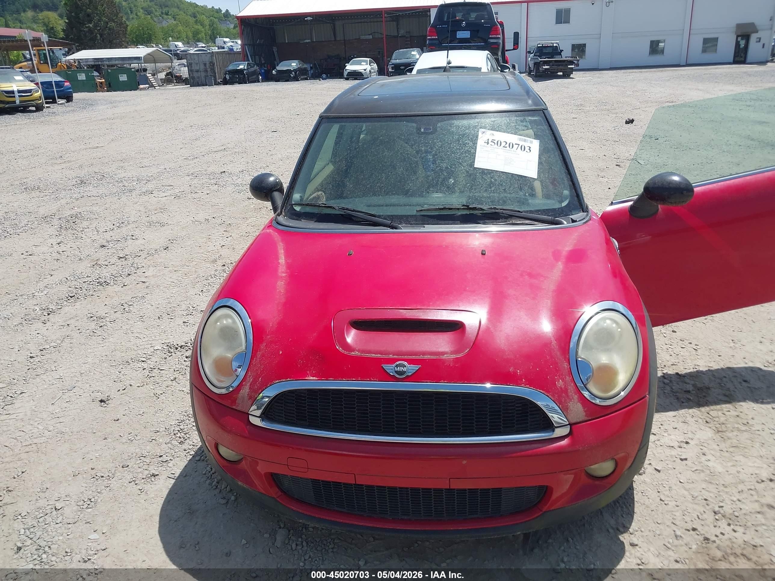 2010 Mini Cooper S Clubman   Red vin: WMWMM3C54ATP94092