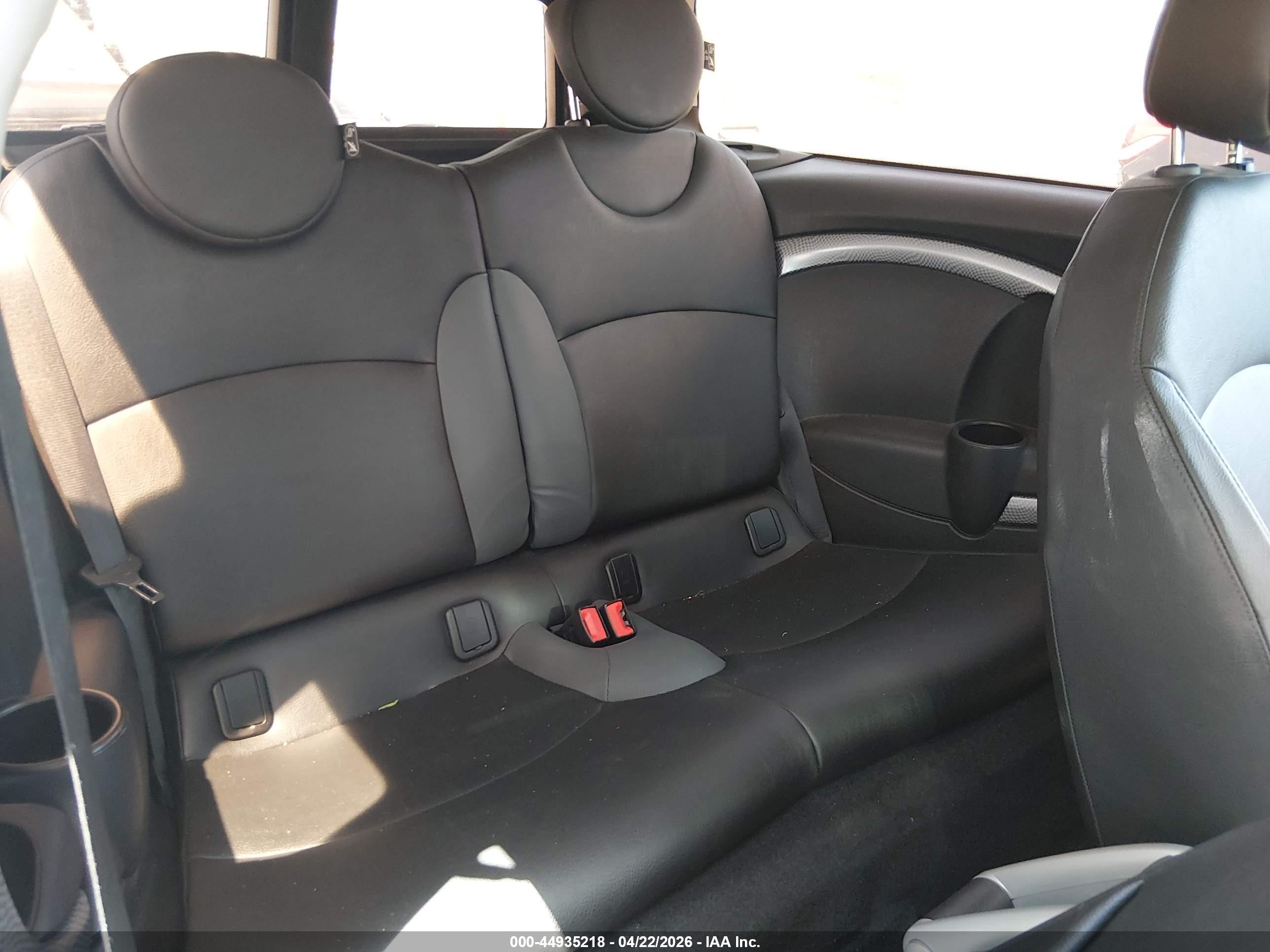 2010 Mini Cooper S Clubman   Red vin: WMWMM3C55ATZ32965