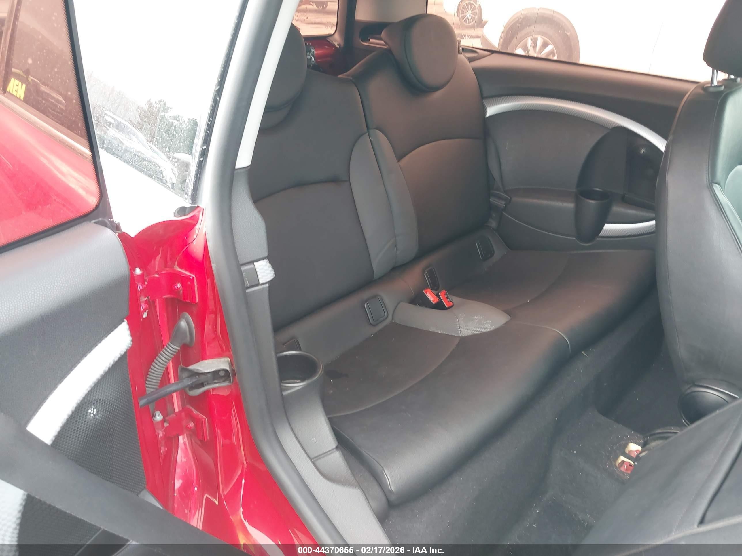 2010 Mini Cooper S Clubman   Red vin: WMWMM3C56ATP94157