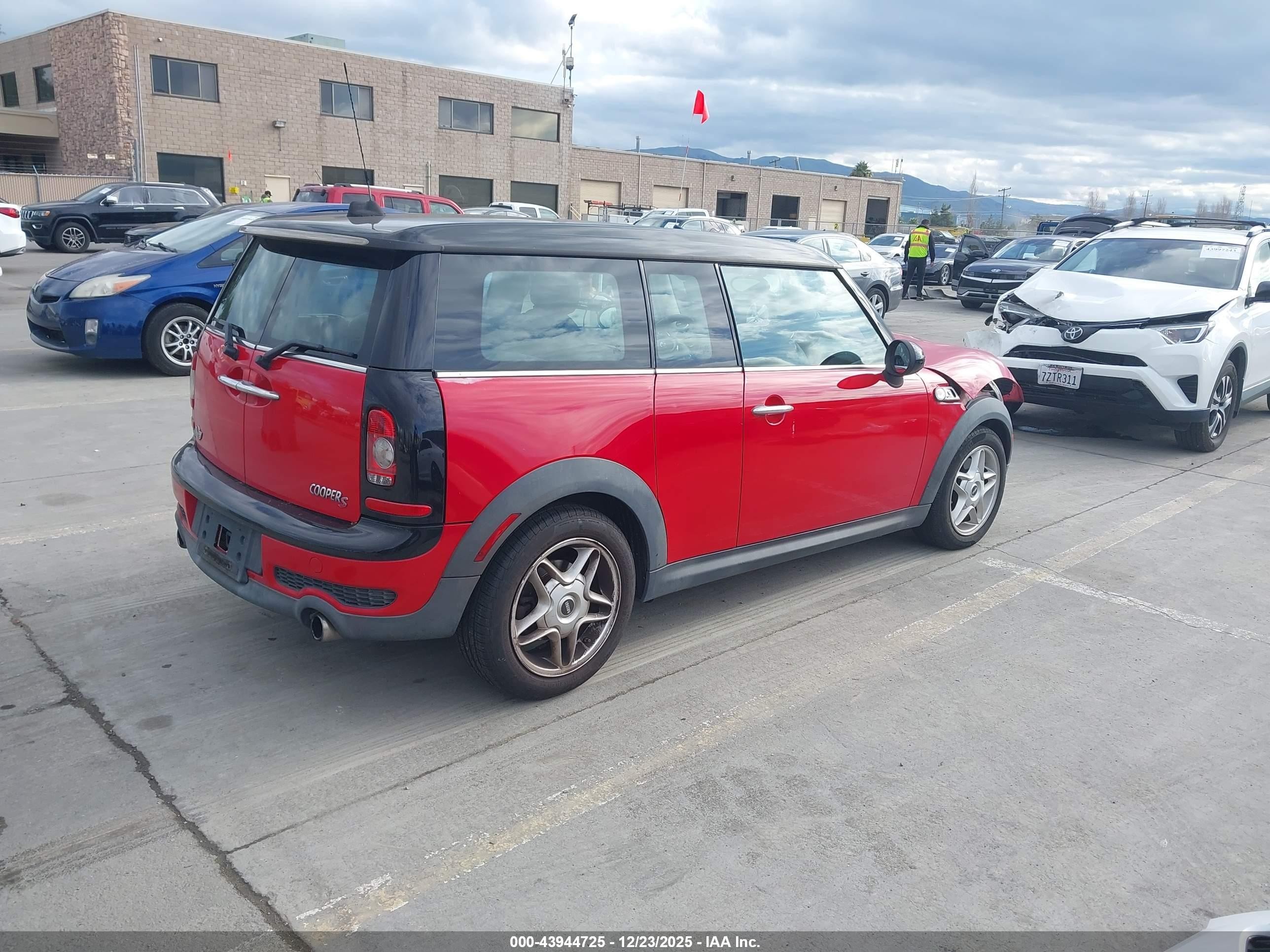 2010 Mini Cooper S Clubman   Red vin: WMWMM3C56ATZ32716