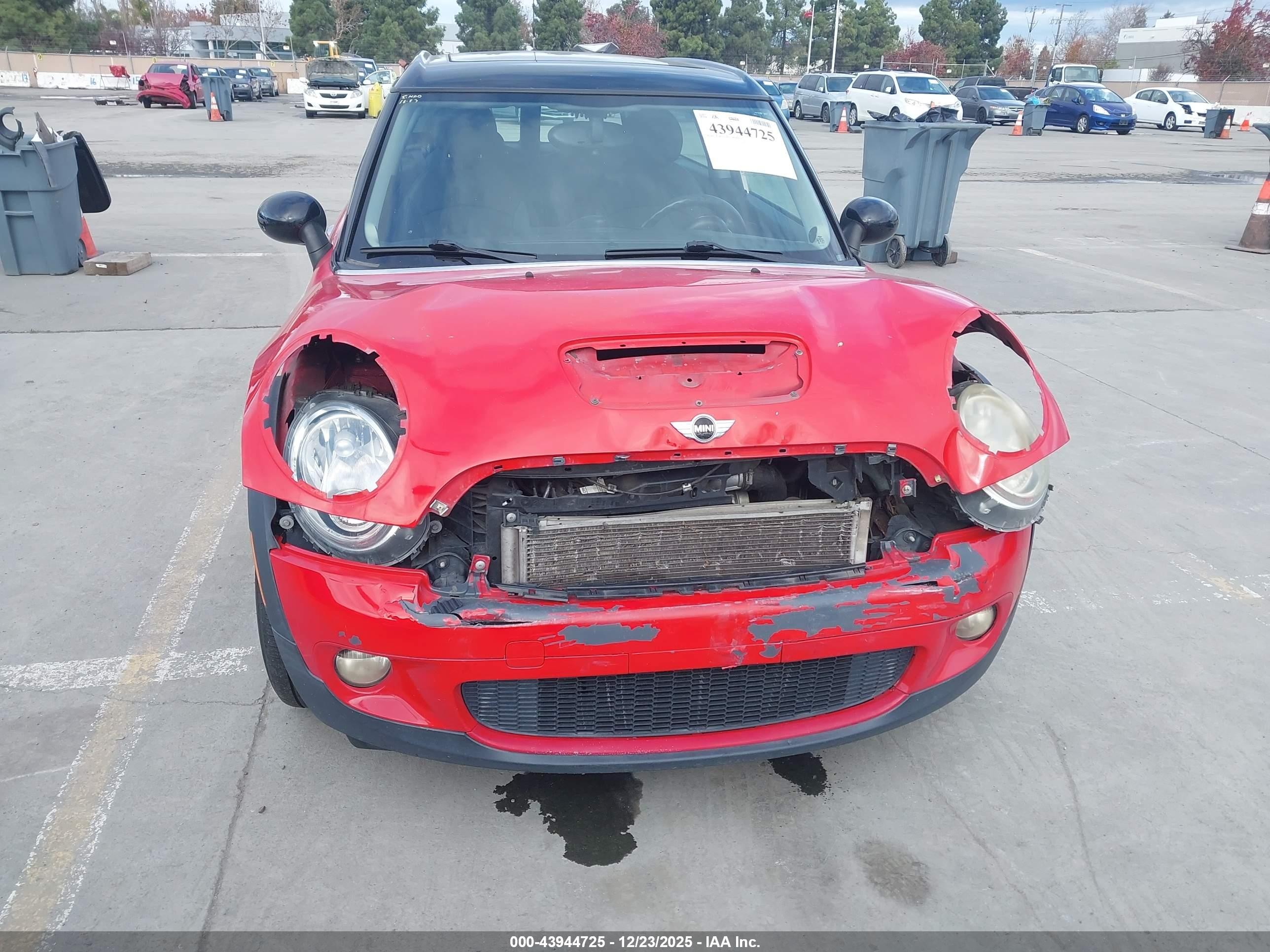 2010 Mini Cooper S Clubman   Red vin: WMWMM3C56ATZ32716