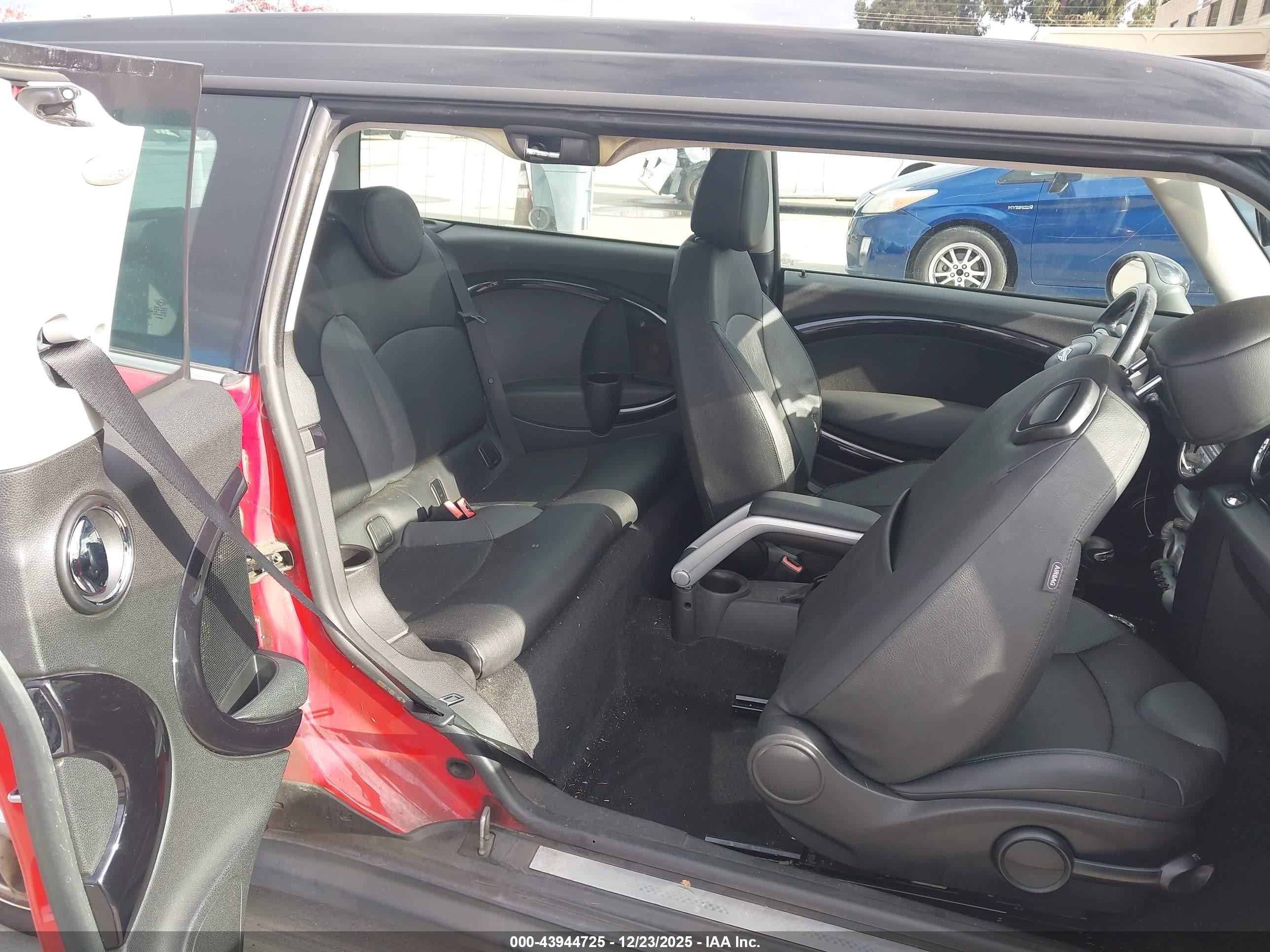 2010 Mini Cooper S Clubman   Red vin: WMWMM3C56ATZ32716