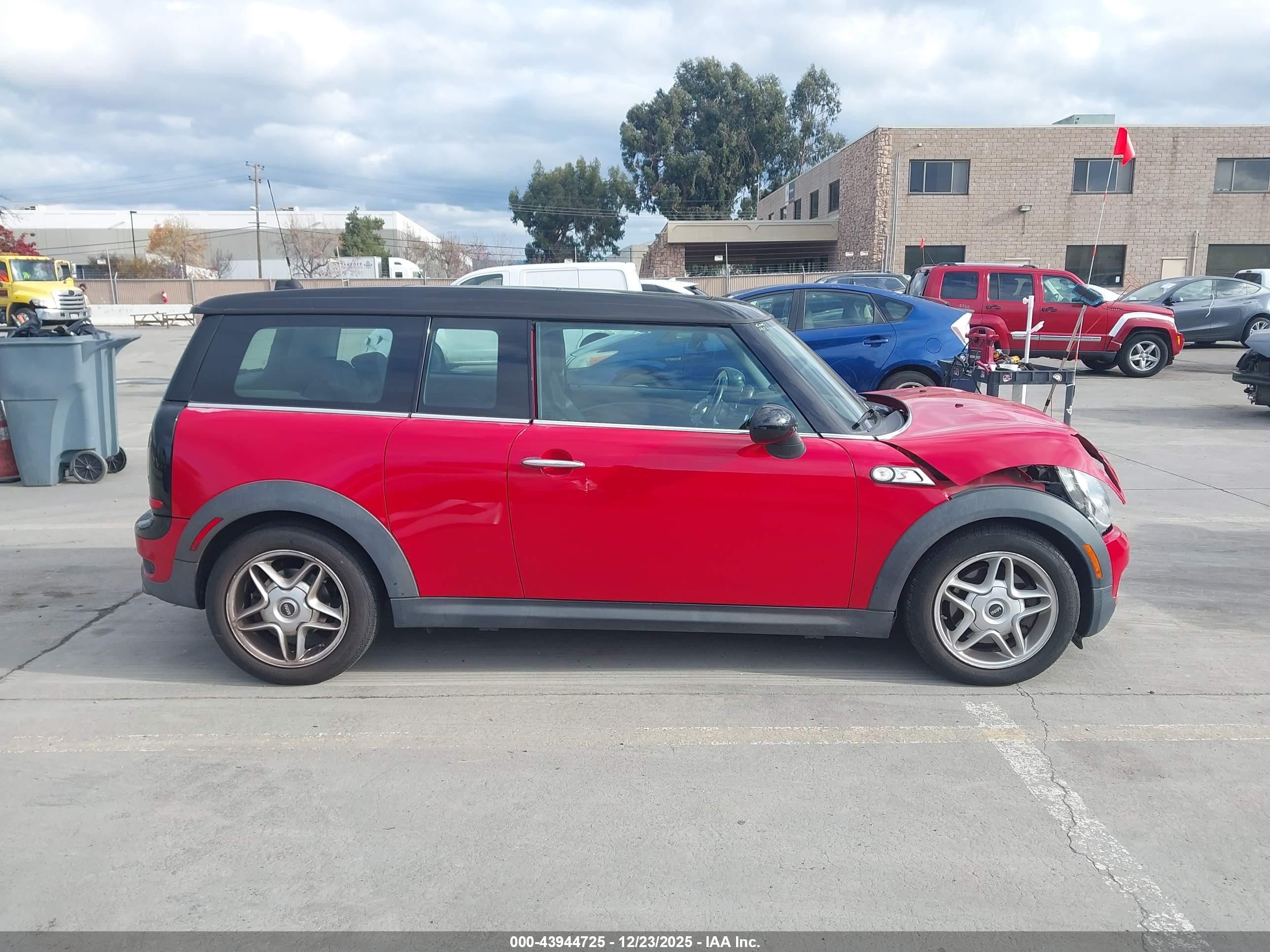 2010 Mini Cooper S Clubman   Red vin: WMWMM3C56ATZ32716