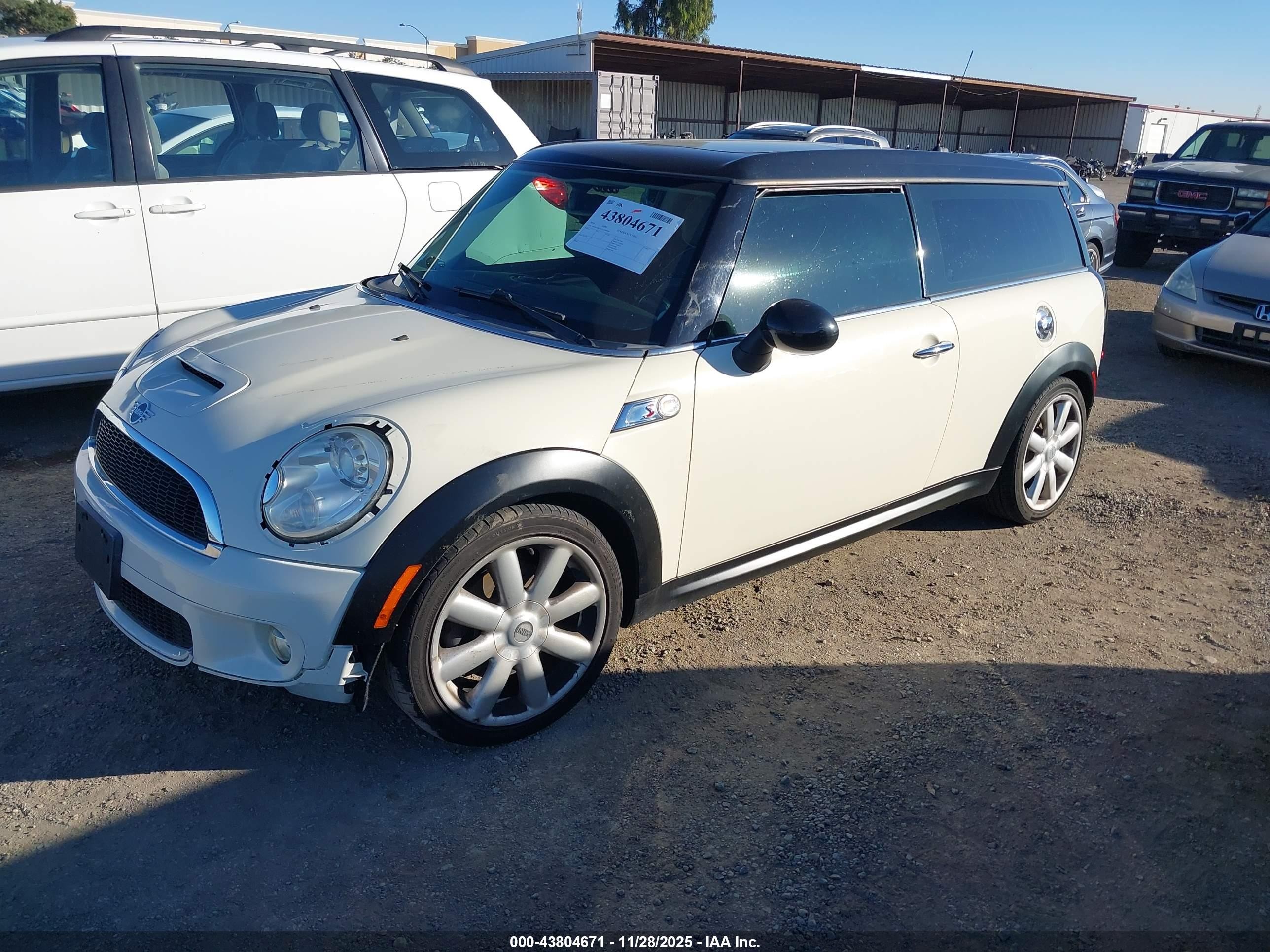 2010 Mini Cooper S Clubman   Cream vin: WMWMM3C57ATP94538