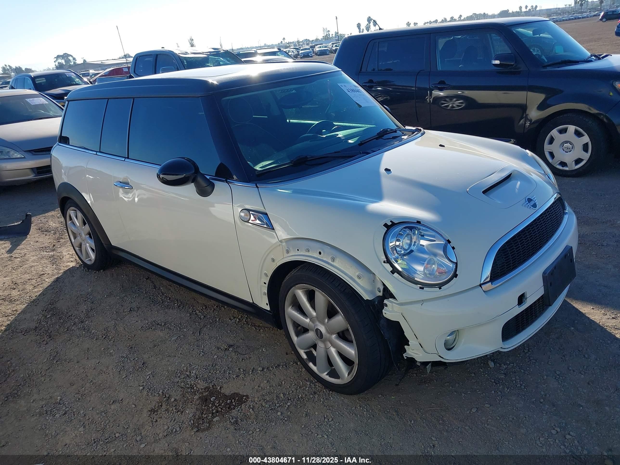 2010 Mini Cooper S Clubman   Cream vin: WMWMM3C57ATP94538