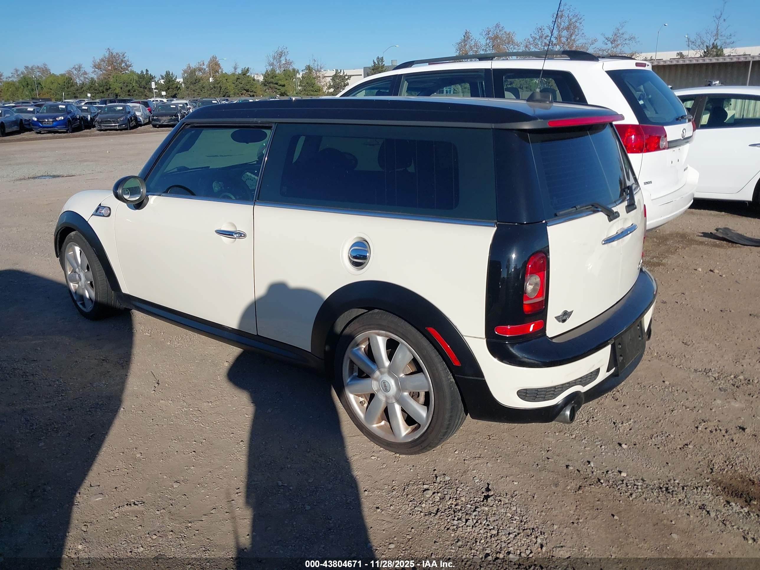 2010 Mini Cooper S Clubman   Cream vin: WMWMM3C57ATP94538
