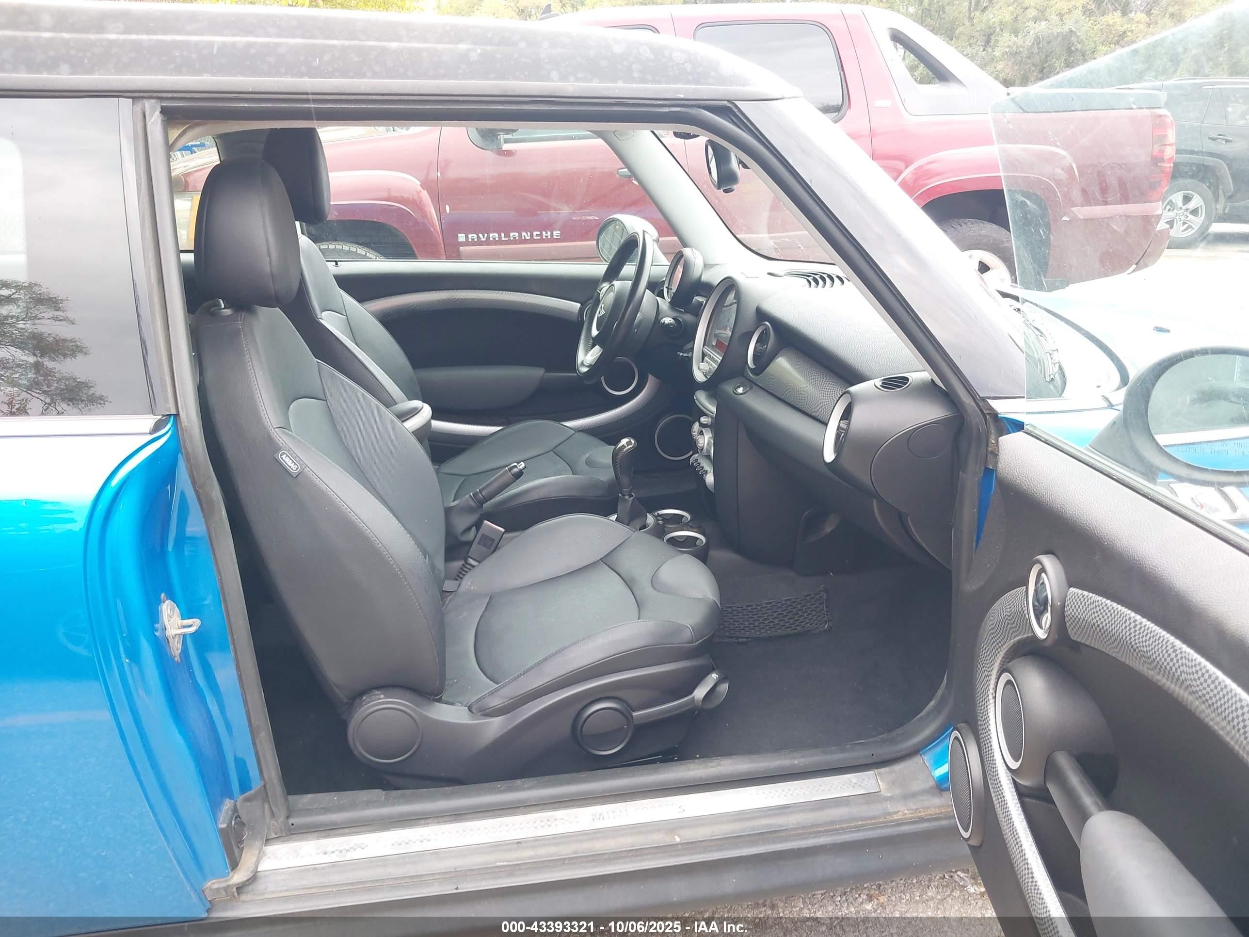 2010 Mini Cooper S Clubman   Синий vin: WMWMM3C59ATP75067