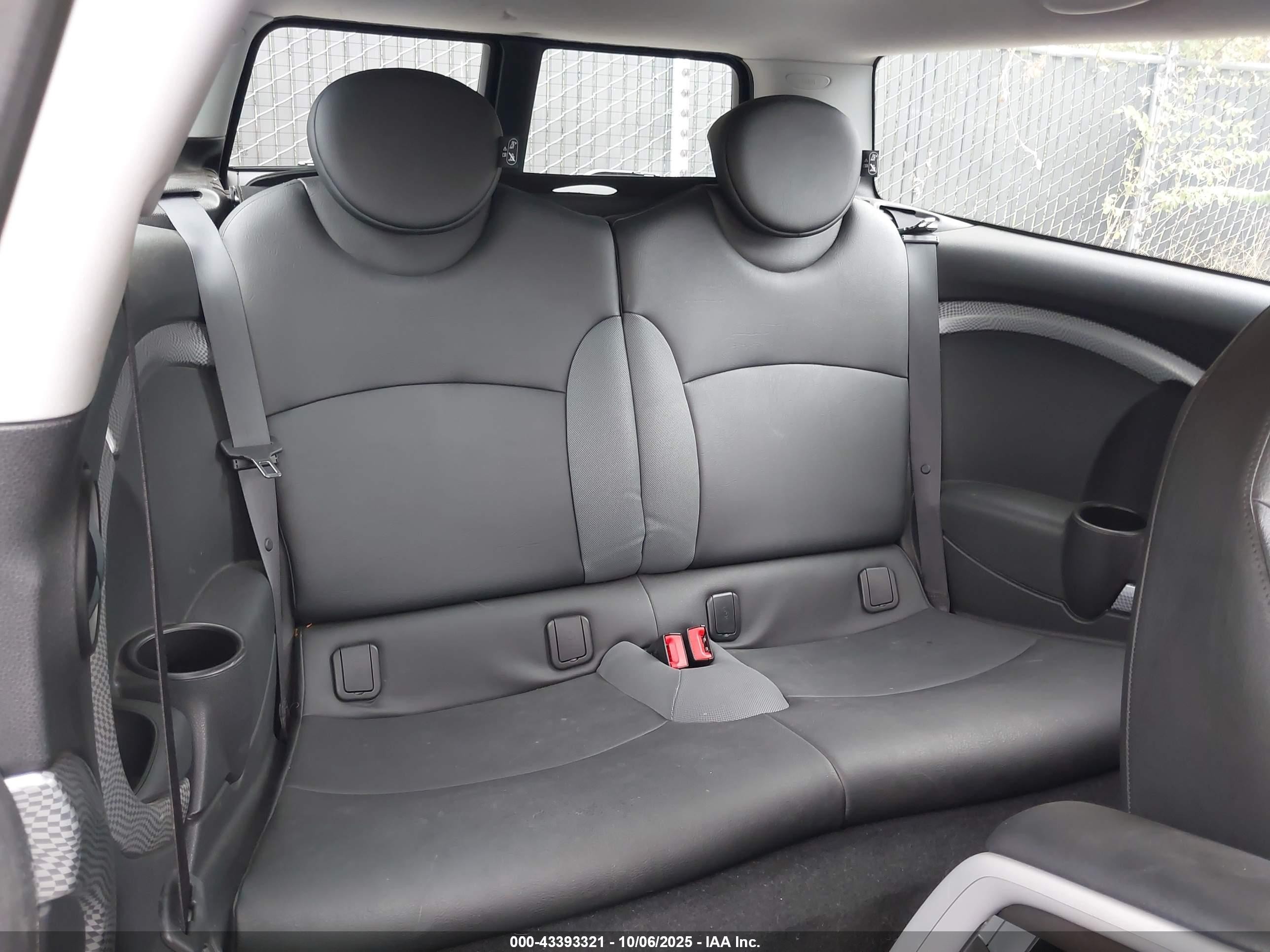 2010 Mini Cooper S Clubman   Синий vin: WMWMM3C59ATP75067