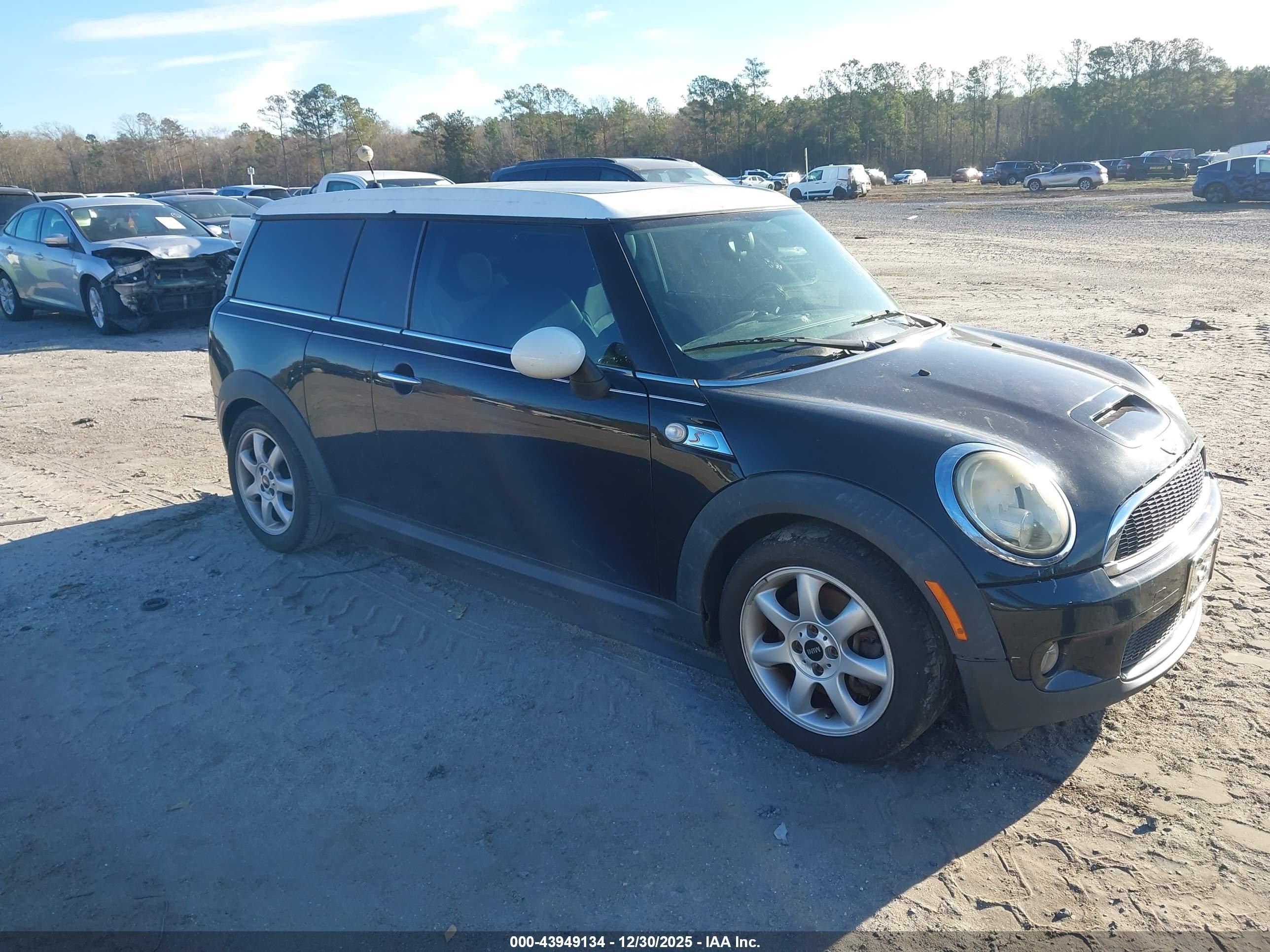 2010 Mini Cooper S Clubman   White vin: WMWMM3C5XATP94470