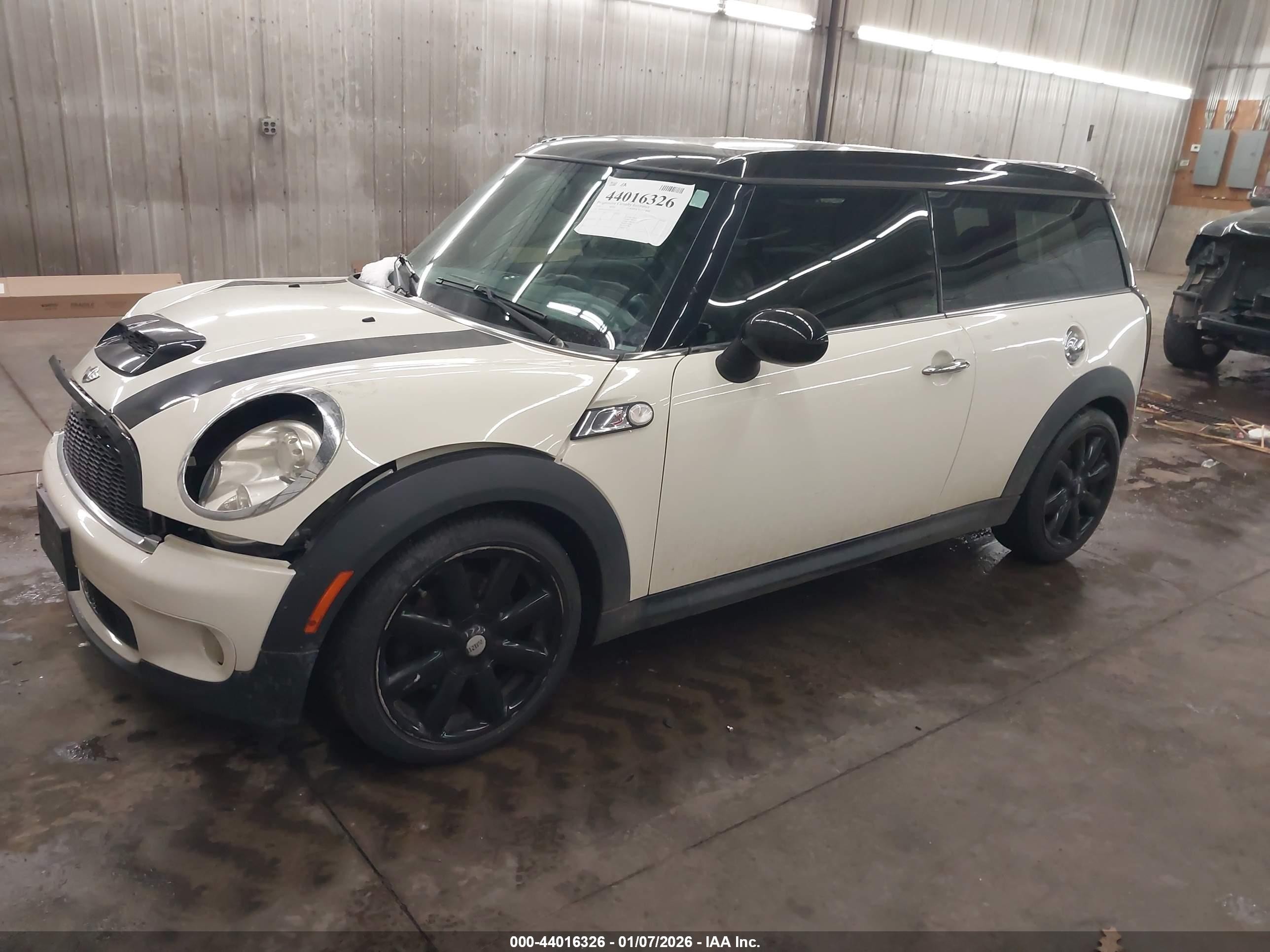 2010 Mini Cooper S Clubman   White vin: WMWMM3C5XATZ32525
