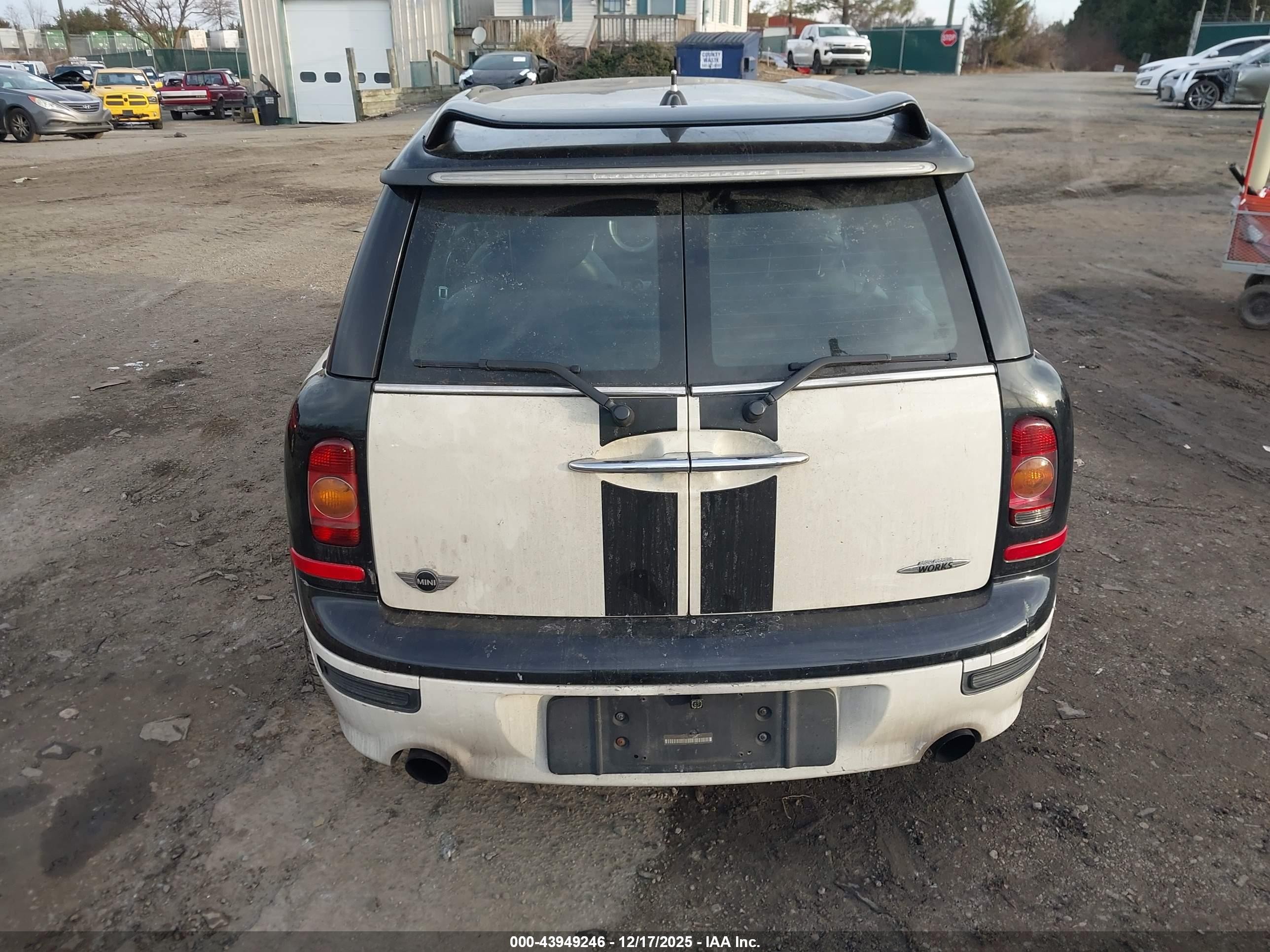 2009 Mini John Cooper Works   White vin: WMWMM93529TL04117