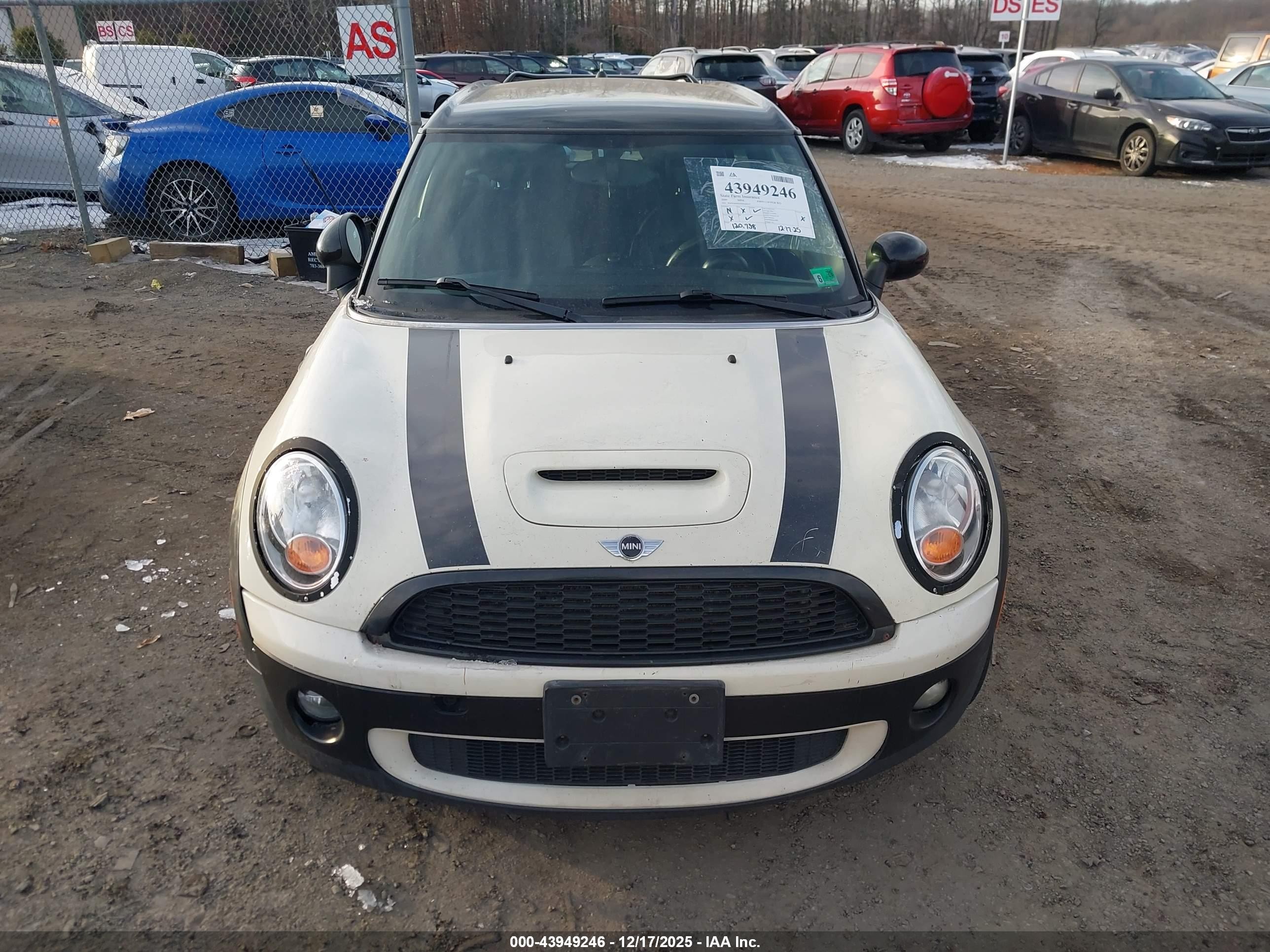 2009 Mini John Cooper Works   White vin: WMWMM93529TL04117