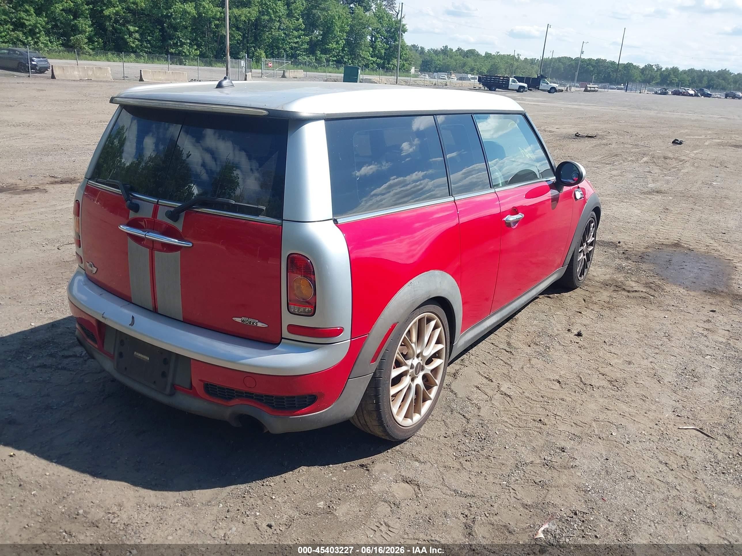 2009 Mini John Cooper Works Clubman   Red vin: WMWMM93599TL04115