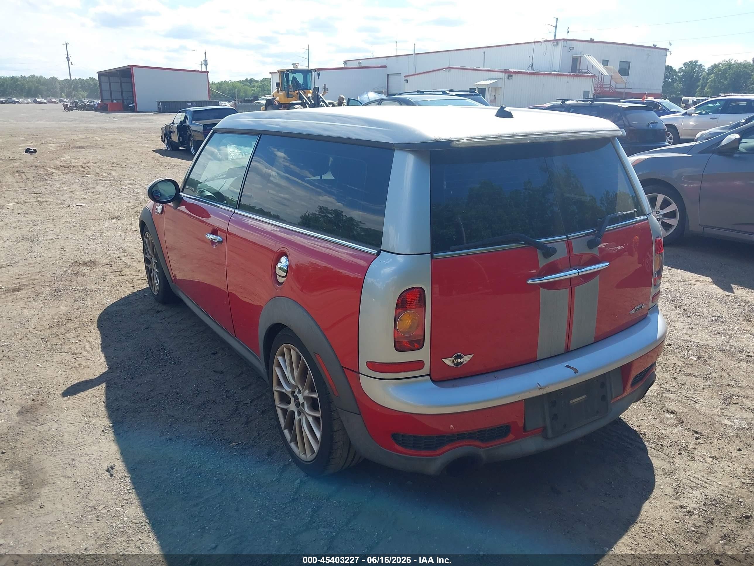 2009 Mini John Cooper Works Clubman   Red vin: WMWMM93599TL04115