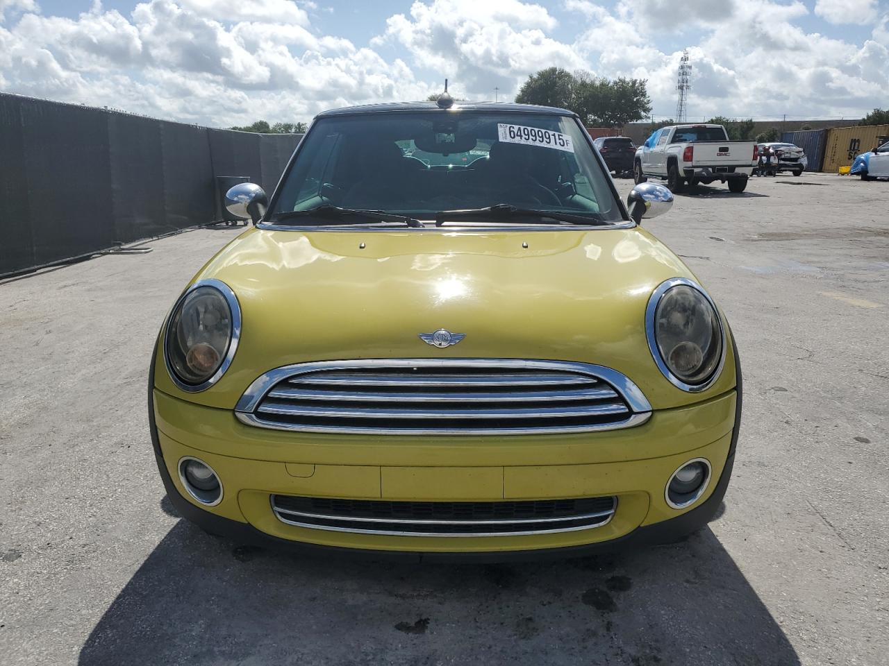 2009 Mini Cooper Yellow vin: WMWMR33539TU95173