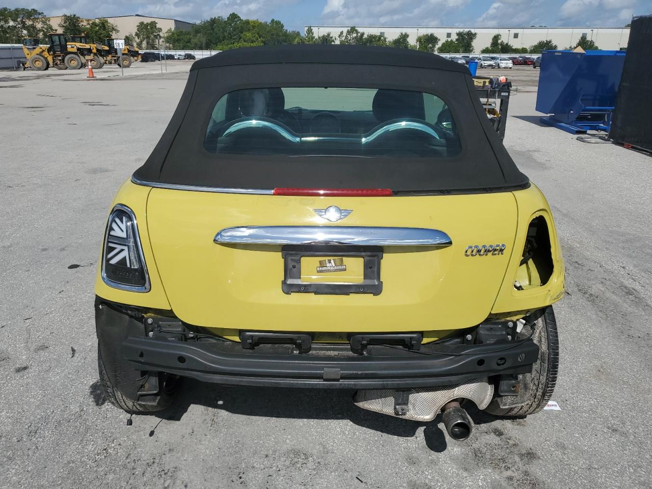 2009 Mini Cooper Yellow vin: WMWMR33539TU95173