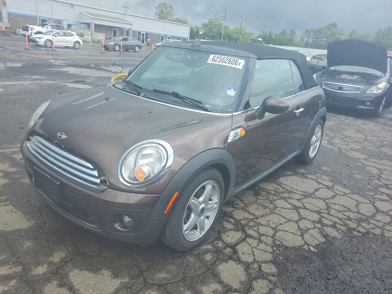 2009 Mini Cooper Brown vin: WMWMR33539TU96615