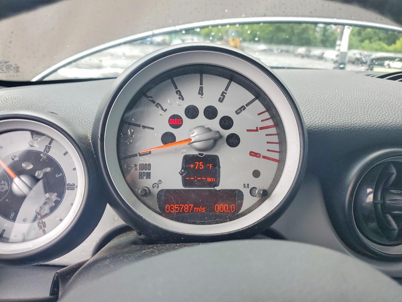 2009 Mini Cooper Brown vin: WMWMR33539TU96615