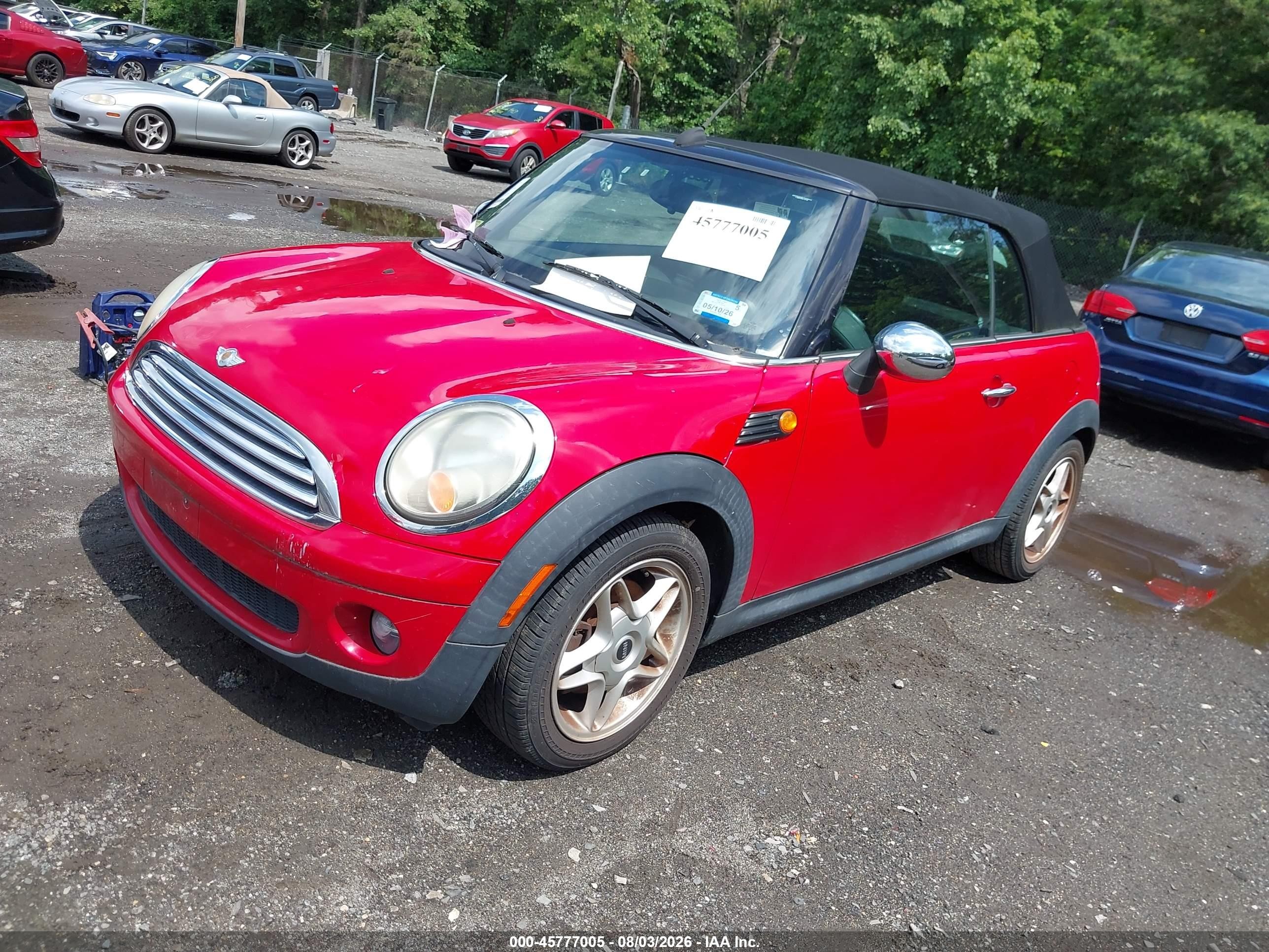 2009 Mini Cooper   Red vin: WMWMR33589TJ93958
