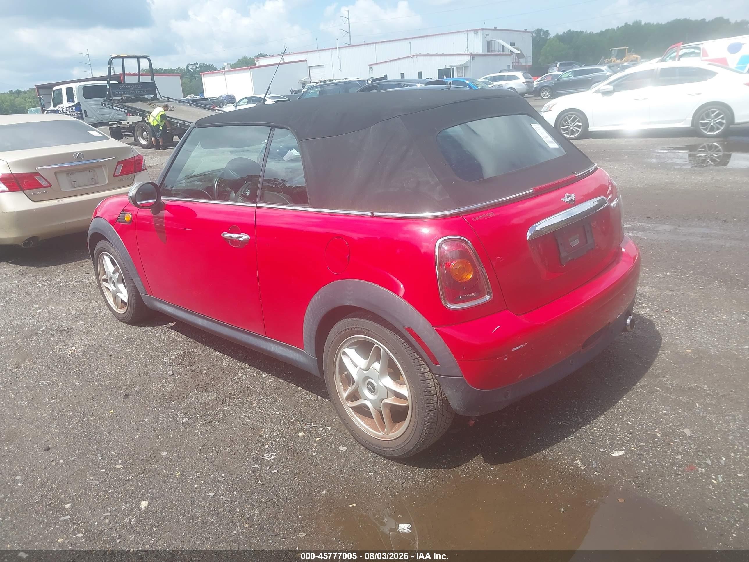 2009 Mini Cooper   Red vin: WMWMR33589TJ93958