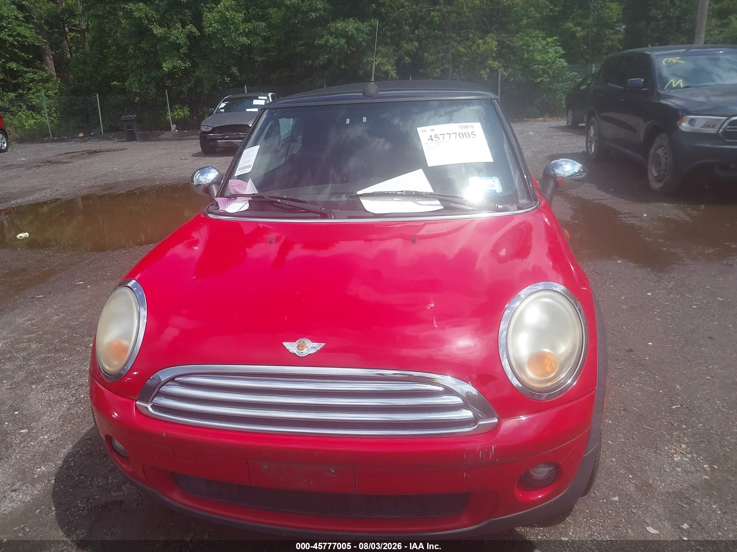 2009 Mini Cooper   Red vin: WMWMR33589TJ93958