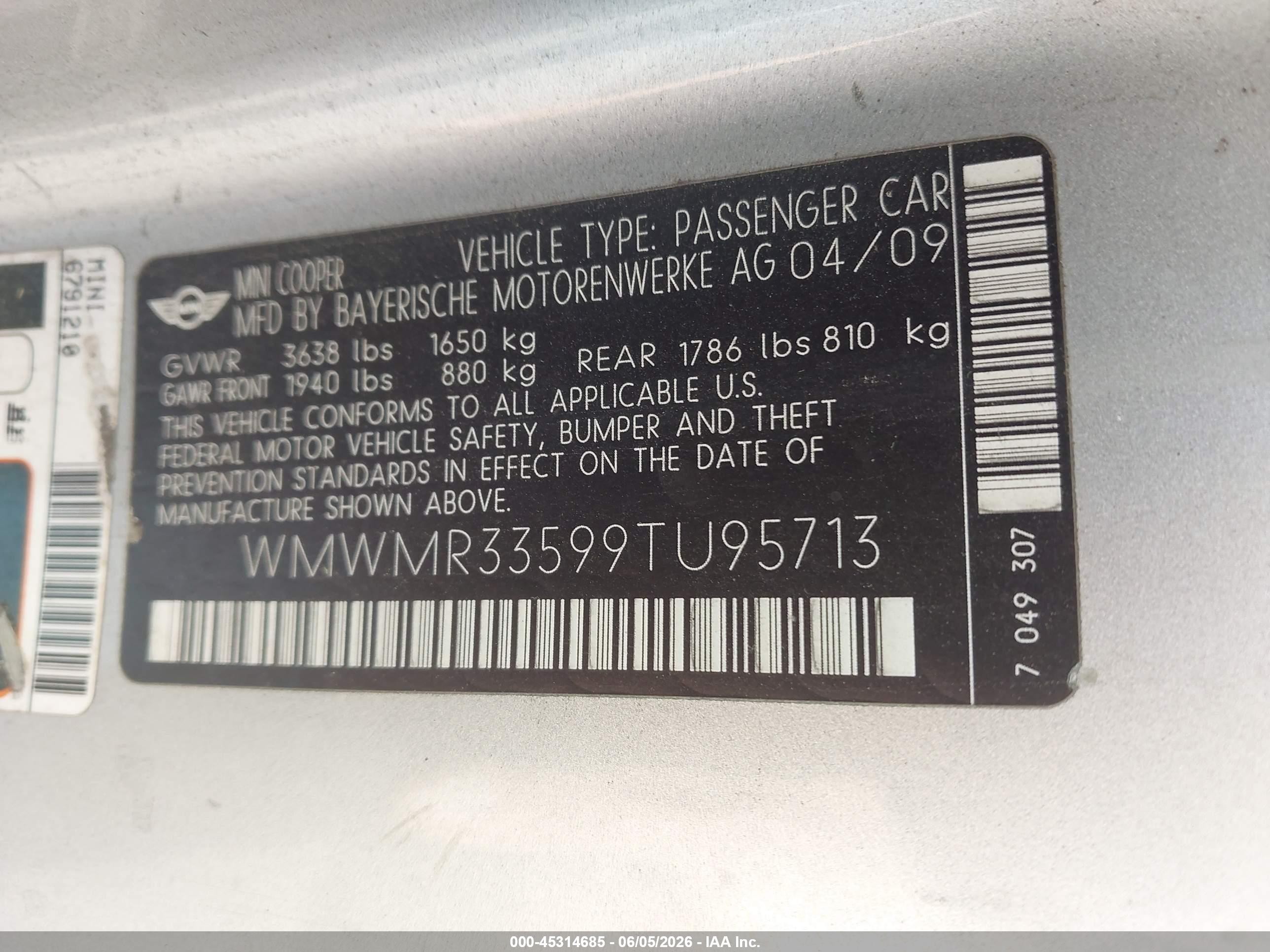 2009 Mini Cooper   Silver vin: WMWMR33599TU95713