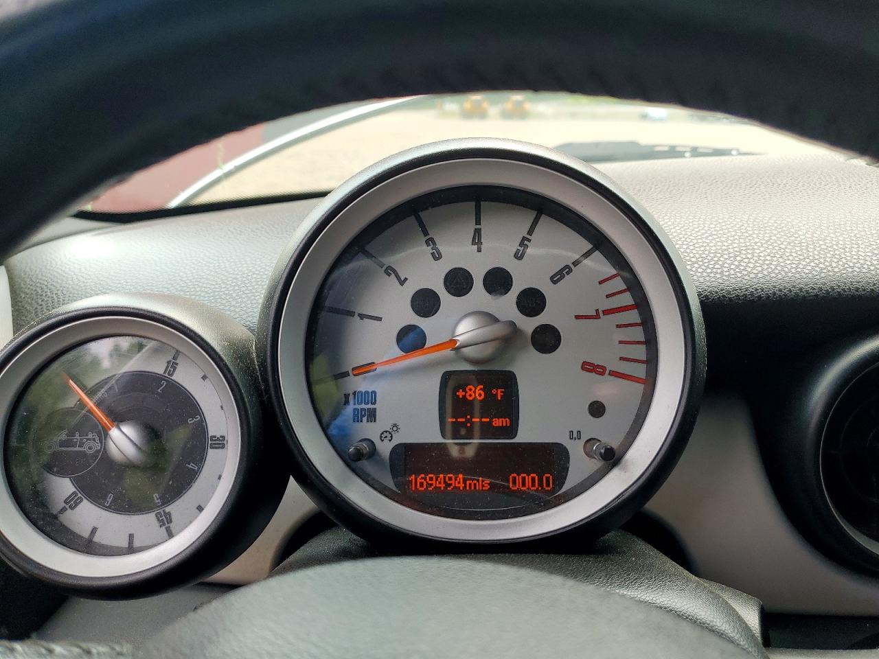 2010 Mini Cooper Maroon vin: WMWMR3C50ATZ19087
